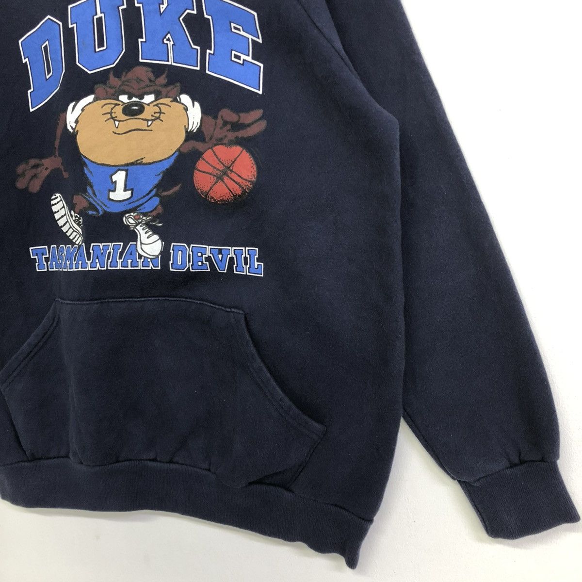 Warner Bros VTG Warner bros Tasmanian Devil Basketball DUKE Univ Hoodie Size US M / EU 48-50 / 2 - 5 Thumbnail