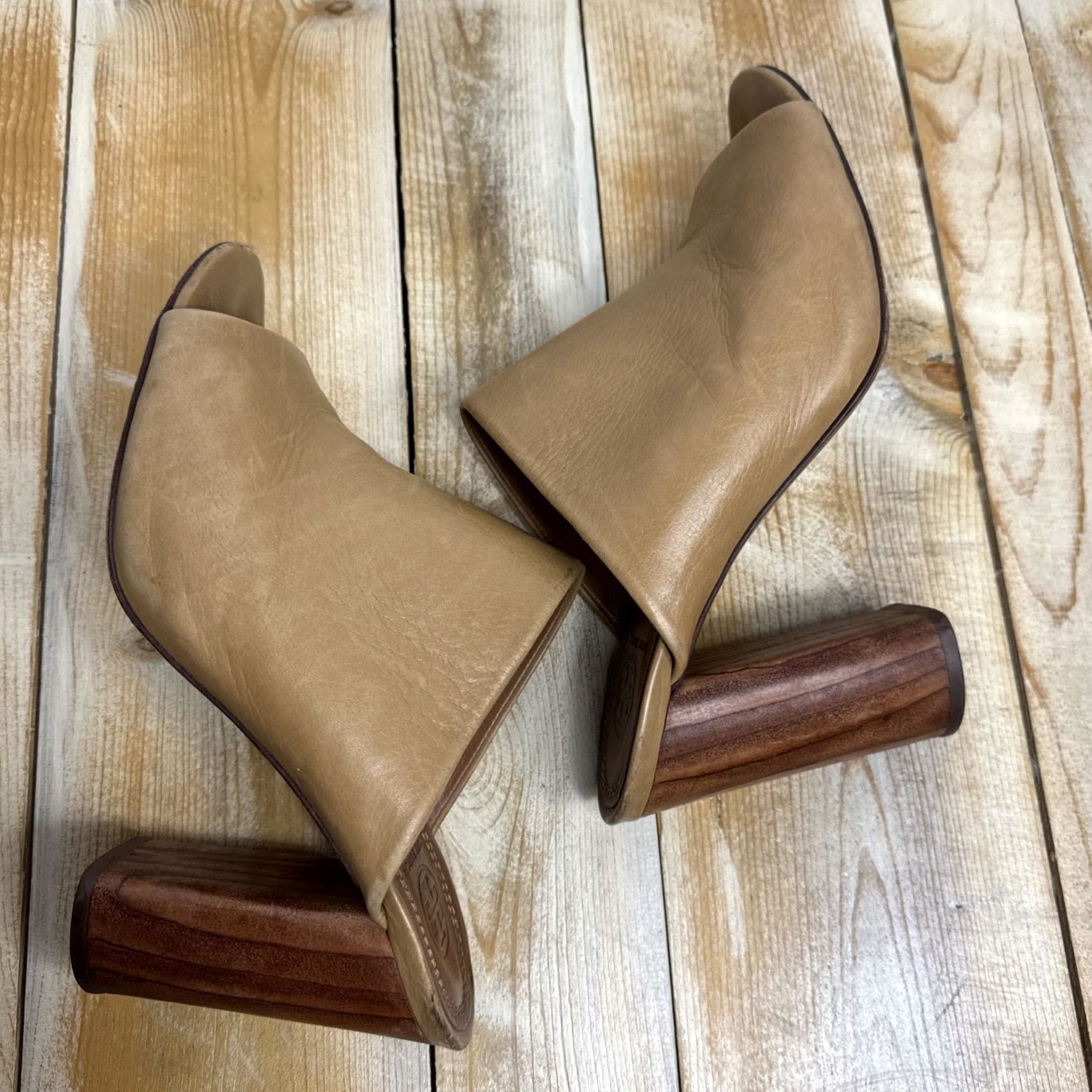 Tory Burch VINTAGE? No. Tory Burch Raya Mold? (Cannot). Size US 9 / IT 39 - 7 Thumbnail