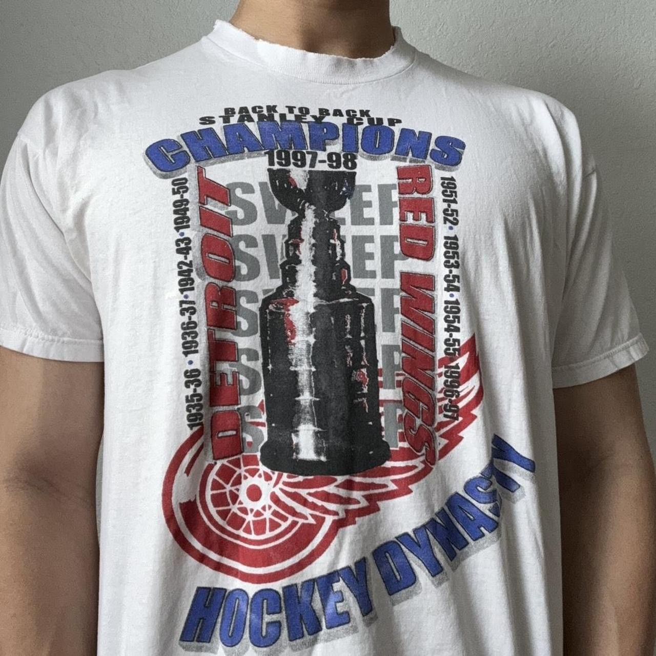Fruit Of The Loom × NHL × Vintage Vintage 1997 NHL Detroit Red Wings Graphics White Tee Shirt Size US XL / EU 56 / 4 - 1 Thumbnail