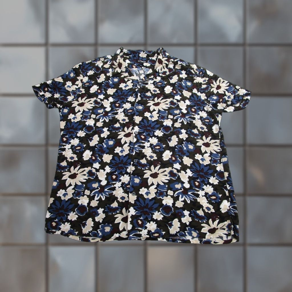 Express Express Shirt Mens Large Black Blue Floral Short Sleeve Button Front Camp Size US L / EU 52-54 / 3 - 1 Thumbnail