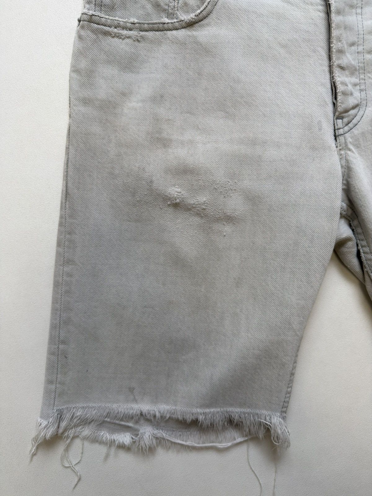 Helmut Lang OG ‘Thrashed’ Gray Cut Off Jean Shorts Size US 32 / EU 48 - 10 Thumbnail