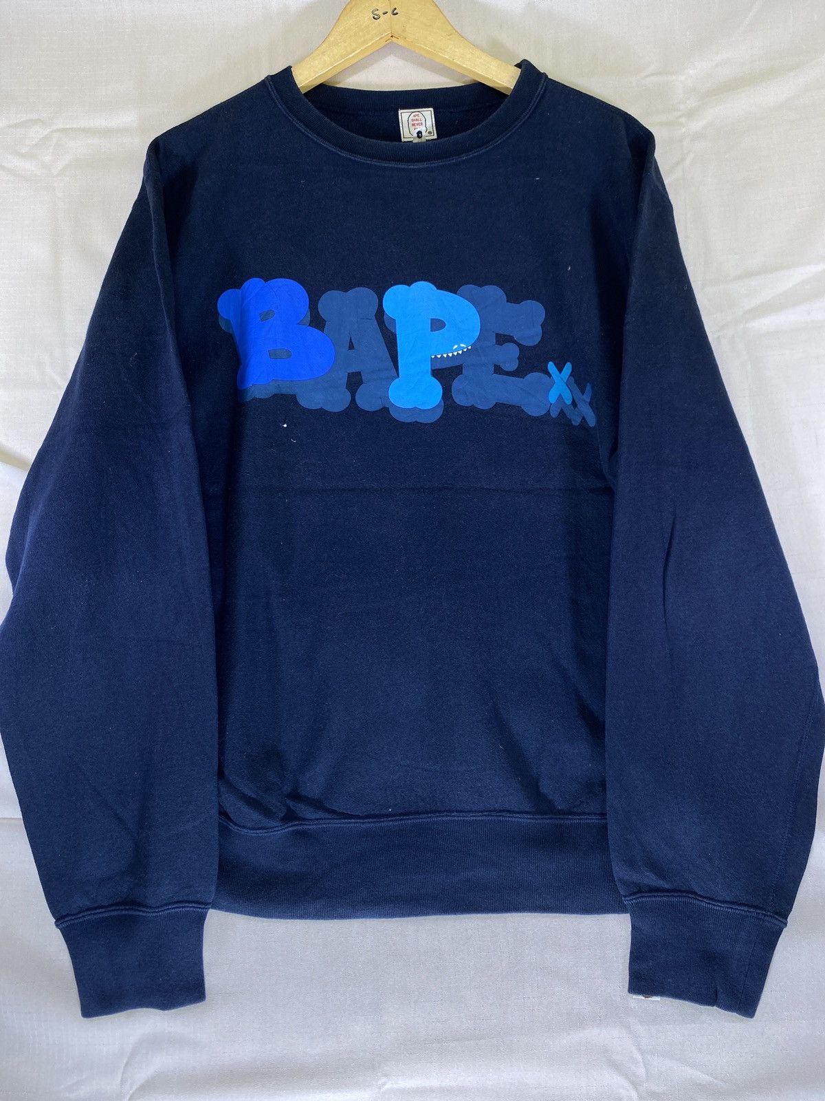 Bape × Kaws spray graffity kaws Size US M / EU 48-50 / 2 - 1 Thumbnail