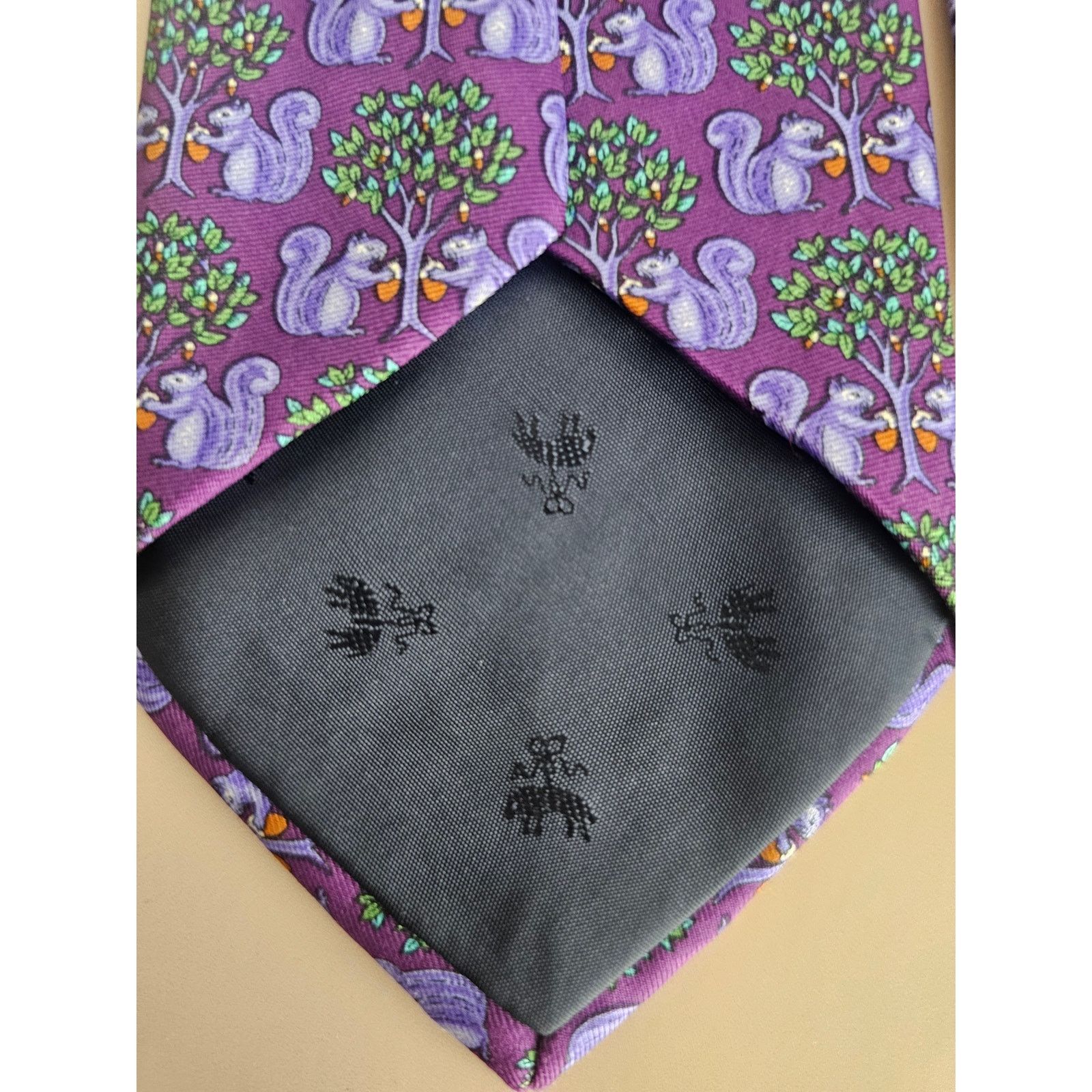Brooks Brothers EUC Brooks Brothers MAKERS Silk Squirrels Necktie Tie Size ONE SIZE - 6 Thumbnail