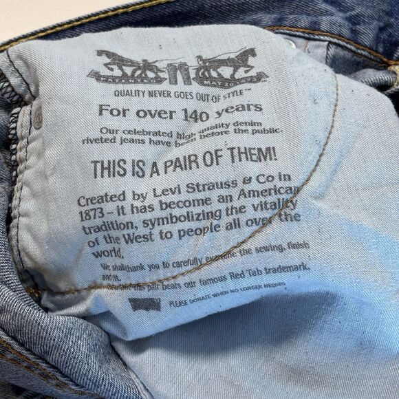 Levi's Levis Jeans 505 Regular Fit Men Blue Medium Wash size 36*32 Size US 36 / EU 52 - 16 Thumbnail