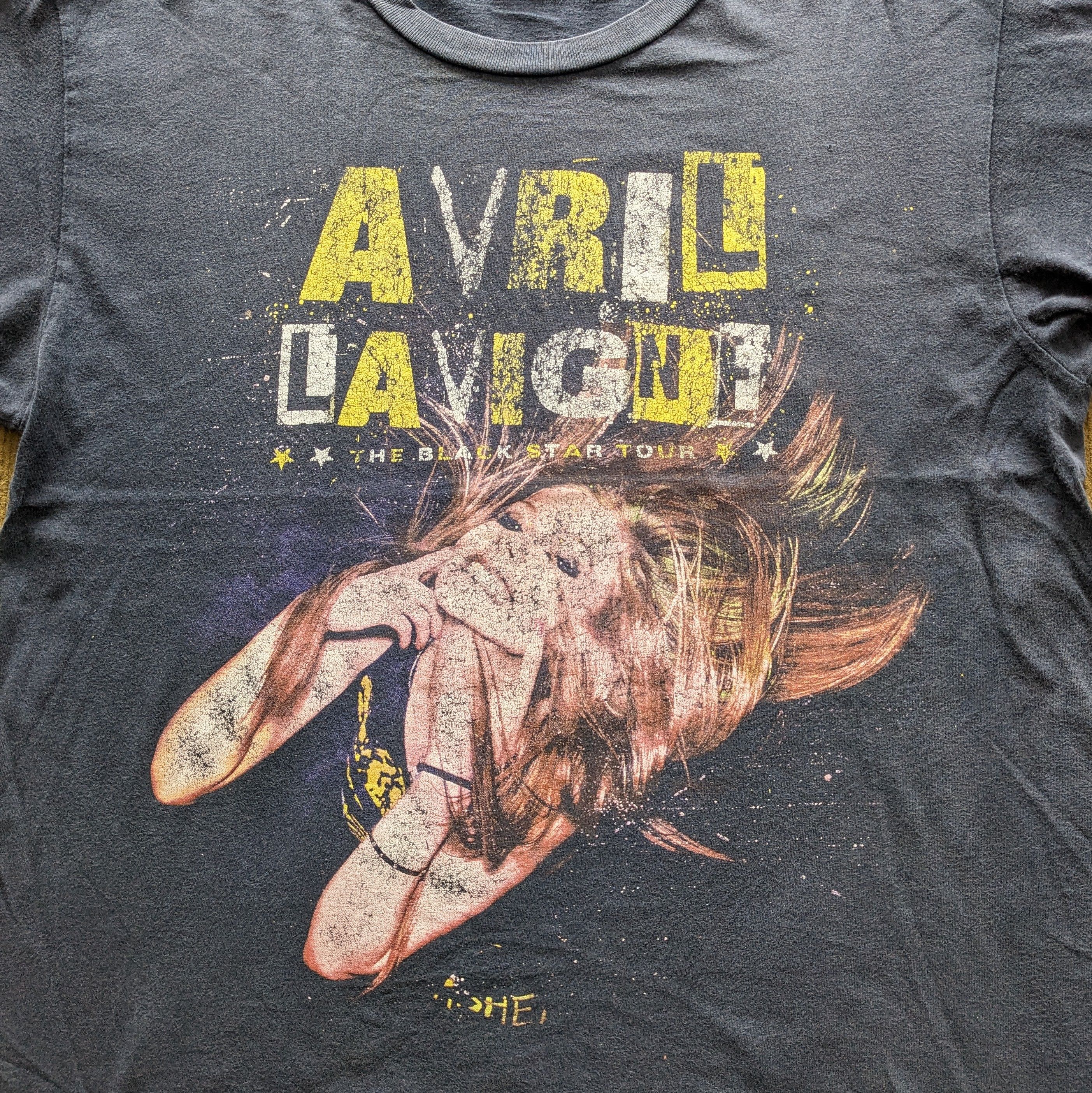 Other Vintage Avril Lavigne The Black Star Tour T-shirt Size US M / EU 48-50 / 2 - 2 Thumbnail