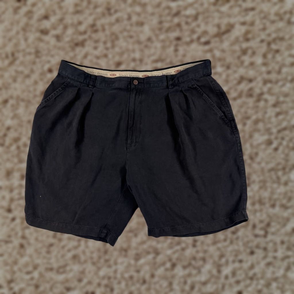 Tommy Bahama Tommy Bahama Bermuda Shorts Men 40 Black Pleated Silk Herringbone Quick Dry Cargo Pocket Adult Regular waist 40 Size US 40 / EU 56 - 1 Thumbnail