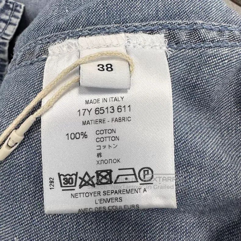 Givenchy Givenchy Pearl Buttoned Five-Star Denim Jacket Size XS / US 0-2 / IT 36-38 - 6 Thumbnail