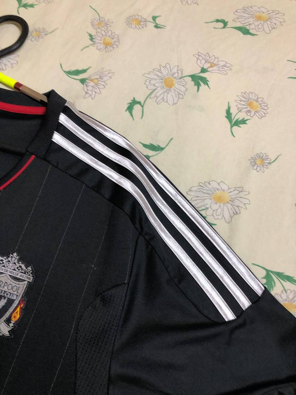 Adidas Liverpool 2011/2012 Away Football Shirt Jersey Adidas Size US XL / EU 56 / 4 - 11 Thumbnail