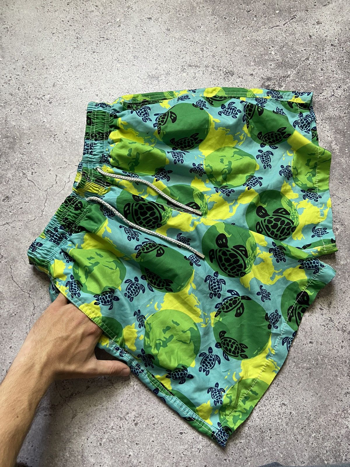 Vilebrequin Vilebrequin Turtle Print Beach Shorts XL Size US 36 / EU 52 - 7 Thumbnail