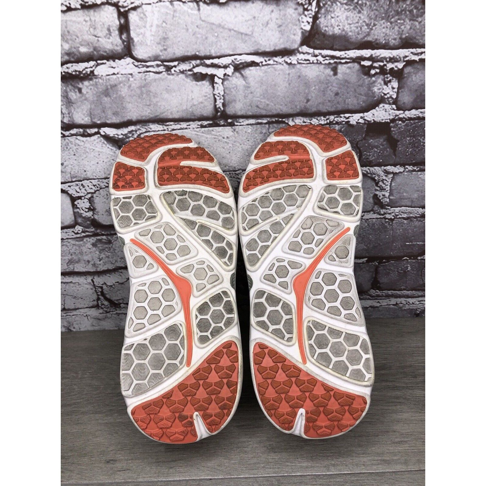 Hoka Hoka One One Bondi 3 Coral Orange Synthetic Lace Up Gym Runn Size US 7.5 / IT 37.5 - 9 Thumbnail