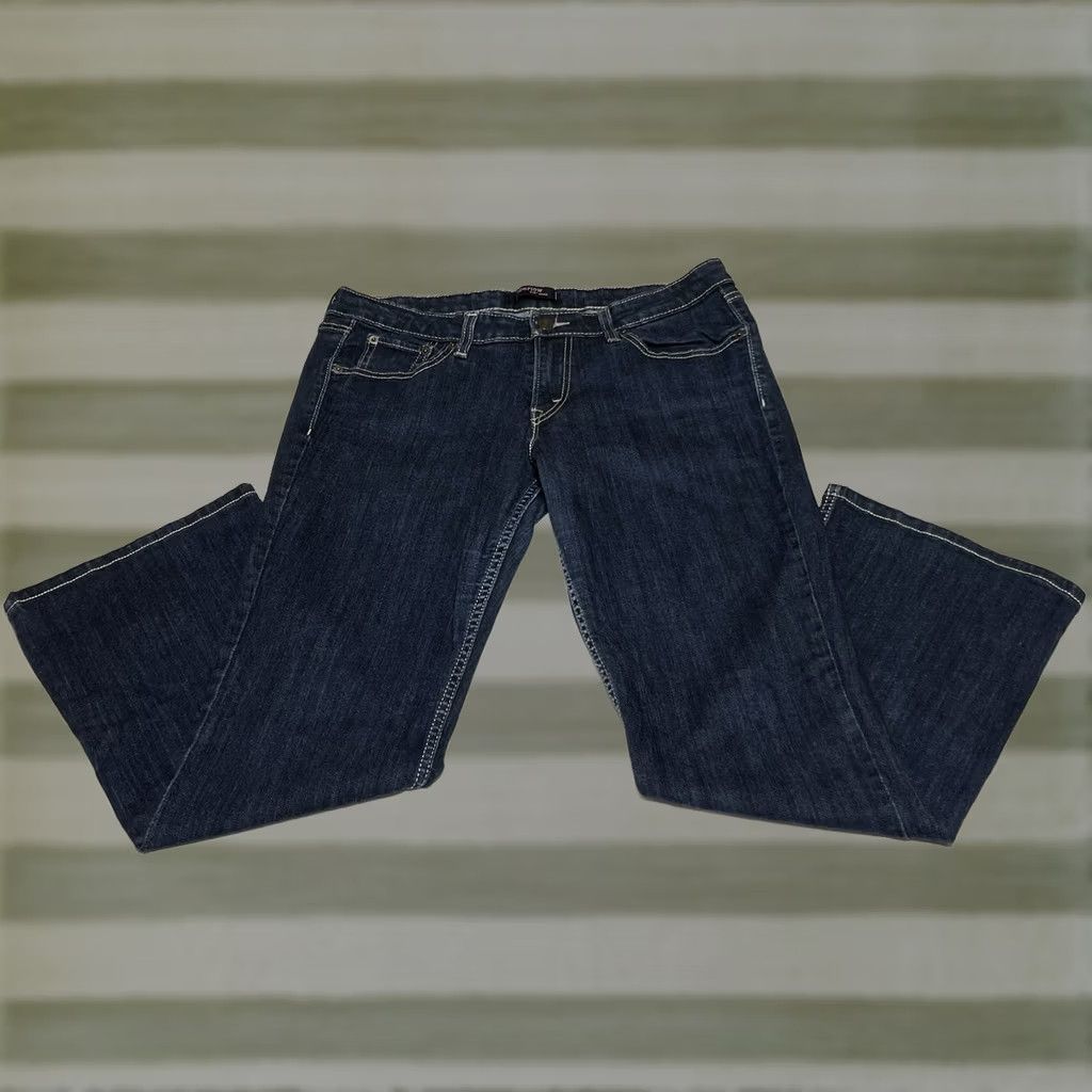 Levi's Levi's Womens 518 Bootcut Jeans Jeans 11M 33x26 Blue Distinctive Logo Pockets Denim Light Stretch Regular Rise Low Rise N/A Size 32" / US 10 / IT 46 - 1 Thumbnail