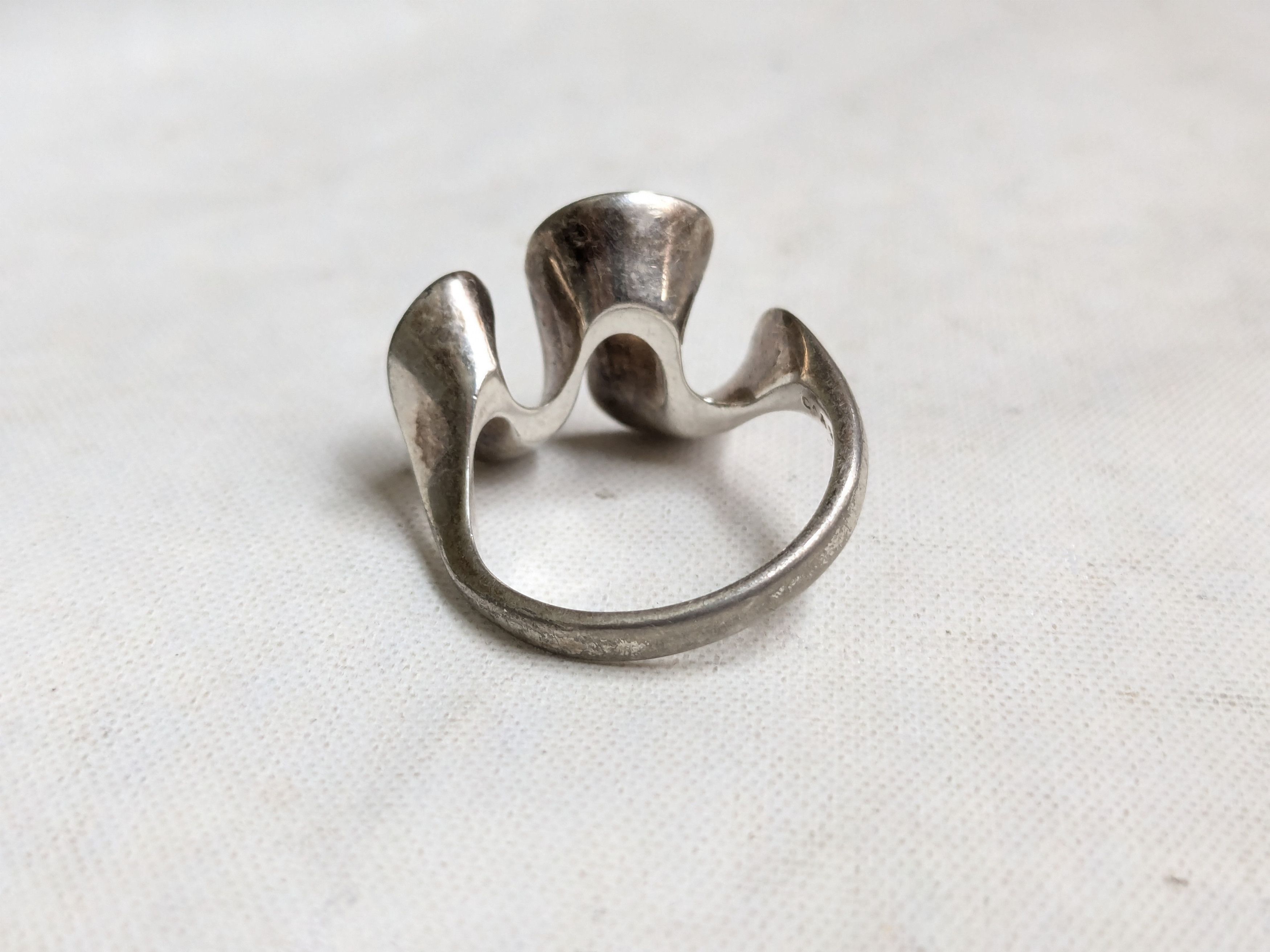 Jewelry Sterling Silver Ring Wavy 8 Modern Abstract Size ONE SIZE - 4 Thumbnail