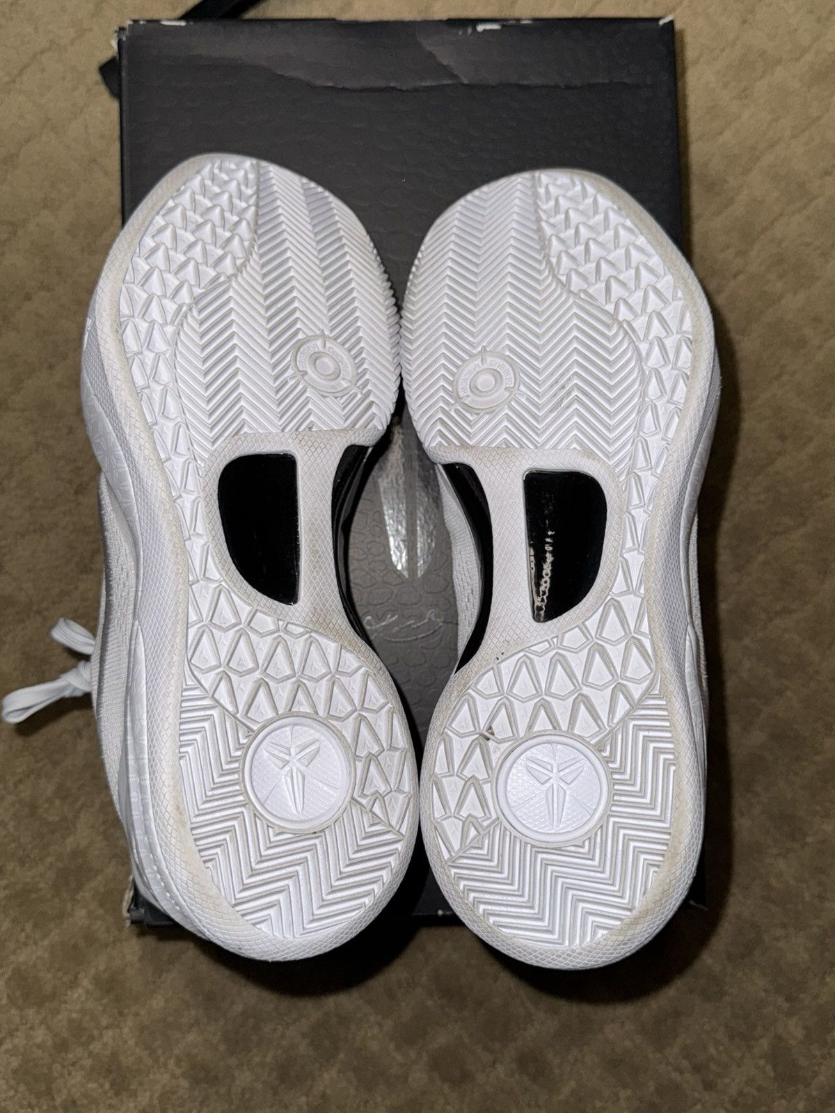 Nike Nike Kobe VIII 8 Protro Halo Size 5.5 Men/Size 7 Women Size US 5.5 / EU 38 - 8 Thumbnail