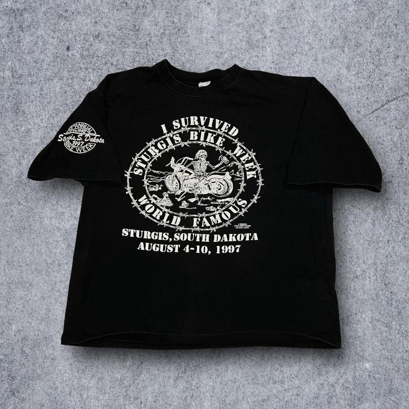 Harley Davidson Vintage 1997 Sturgis Bike Week "I Survived" Rally T-Shirt Size US L / EU 52-54 / 3 - 1 Thumbnail