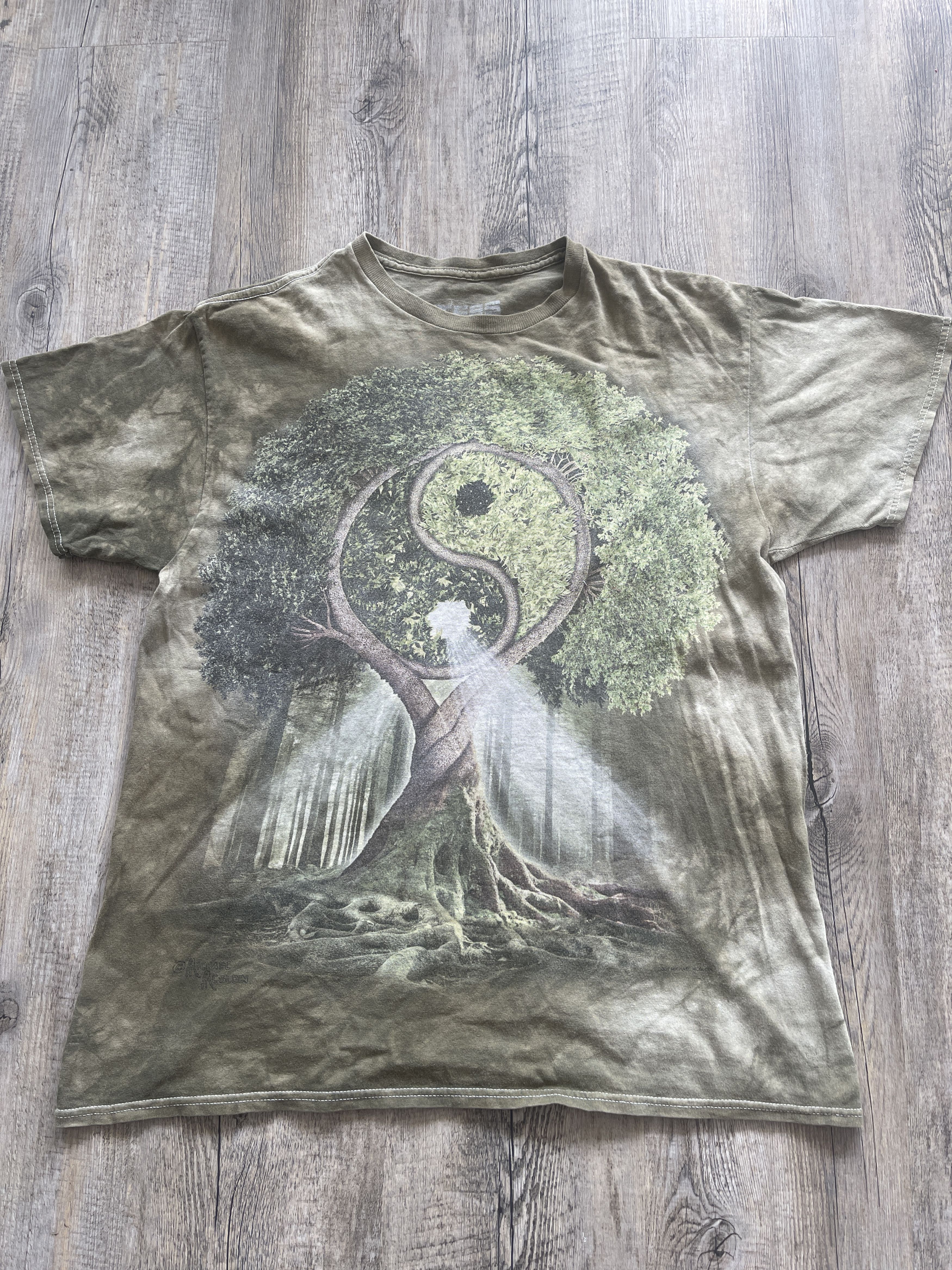 The Mountain The Mountain Man Adult T-Shirt, Green, L Yin Yang Tree Size US XS / EU 42 / 0 - 1 Thumbnail