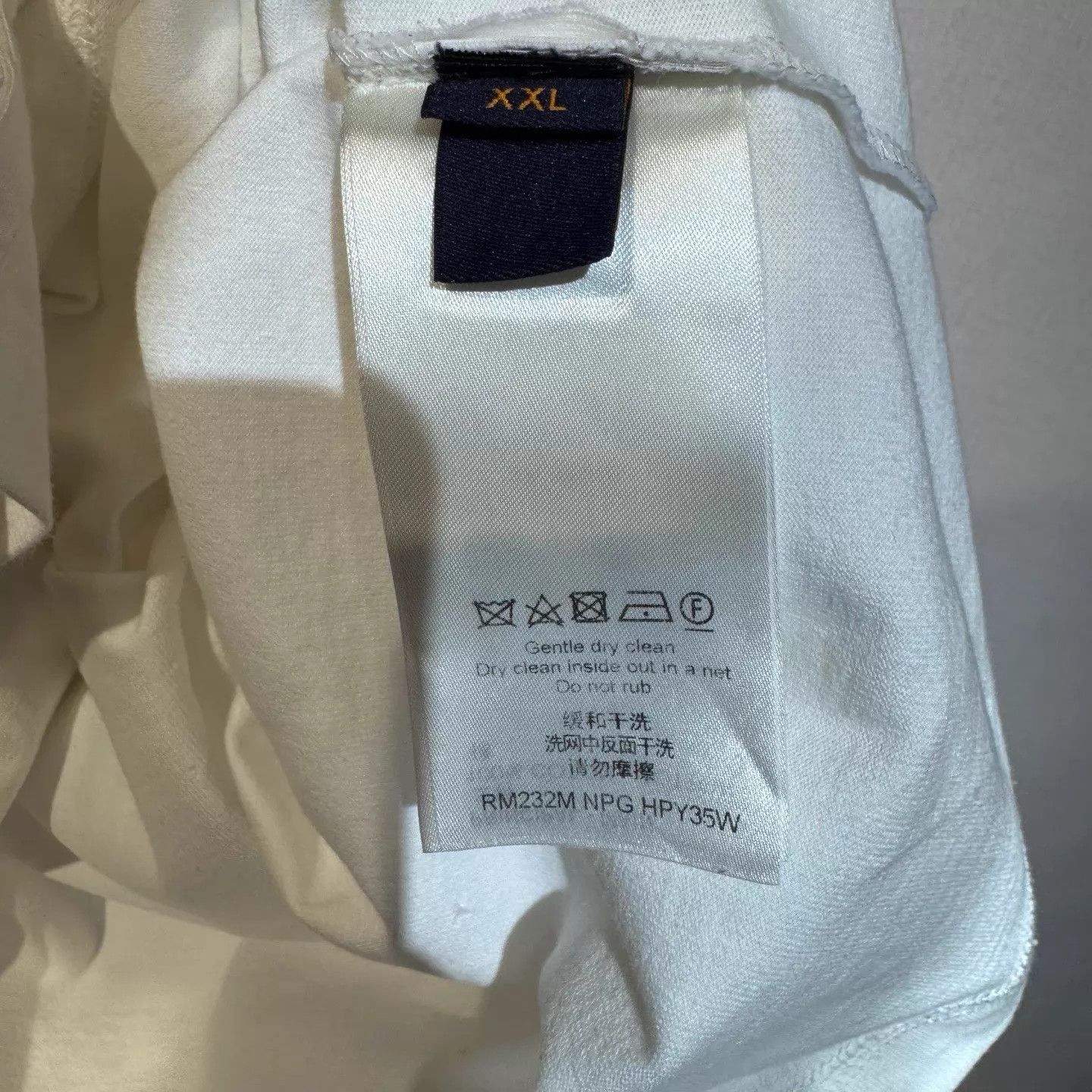 Louis Vuitton Louis Vuitton Snow gradient white short tee XXL NWT Size US XXL / EU 58 / 5 - 5 Thumbnail