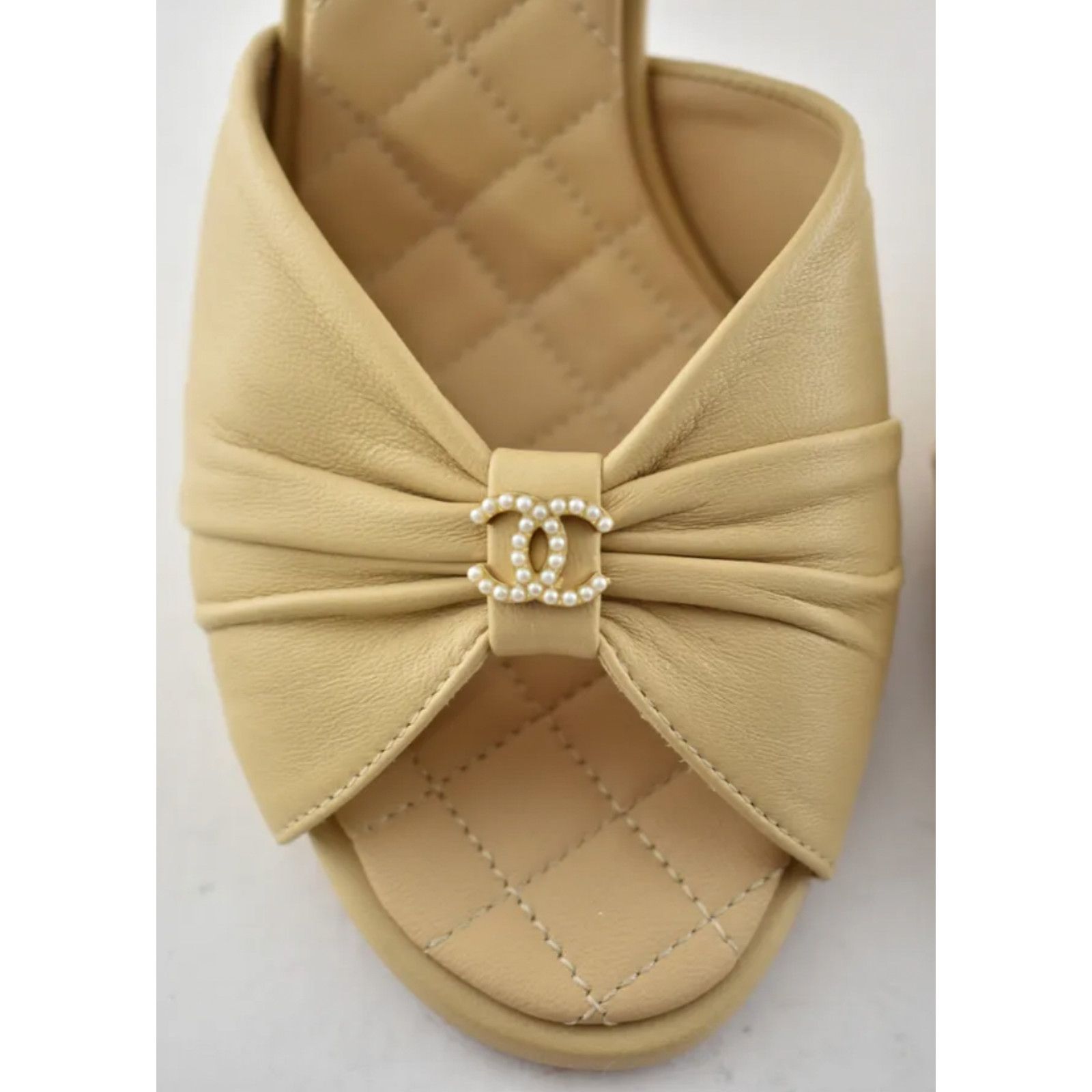 20P Lambskin CC Pearl Ankle Strap Sandals Heel Pump 37.5c