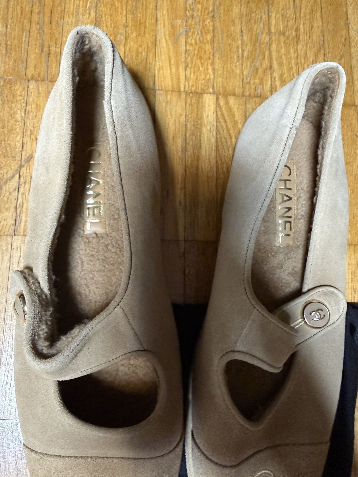 Chanel Chanel Beige Suede Mary Jane Ballet Flats Shearling Lined Size US 8.5 / EU 41-42 - 2 Thumbnail