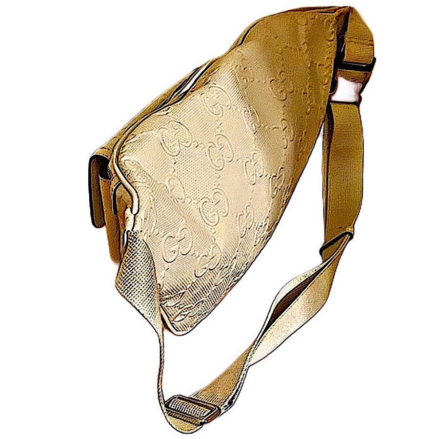 Gucci Authentic Gucci Pre-Fall ‘23 White Jumbo GG Leather Belt Bag Size ONE SIZE - 3 Thumbnail