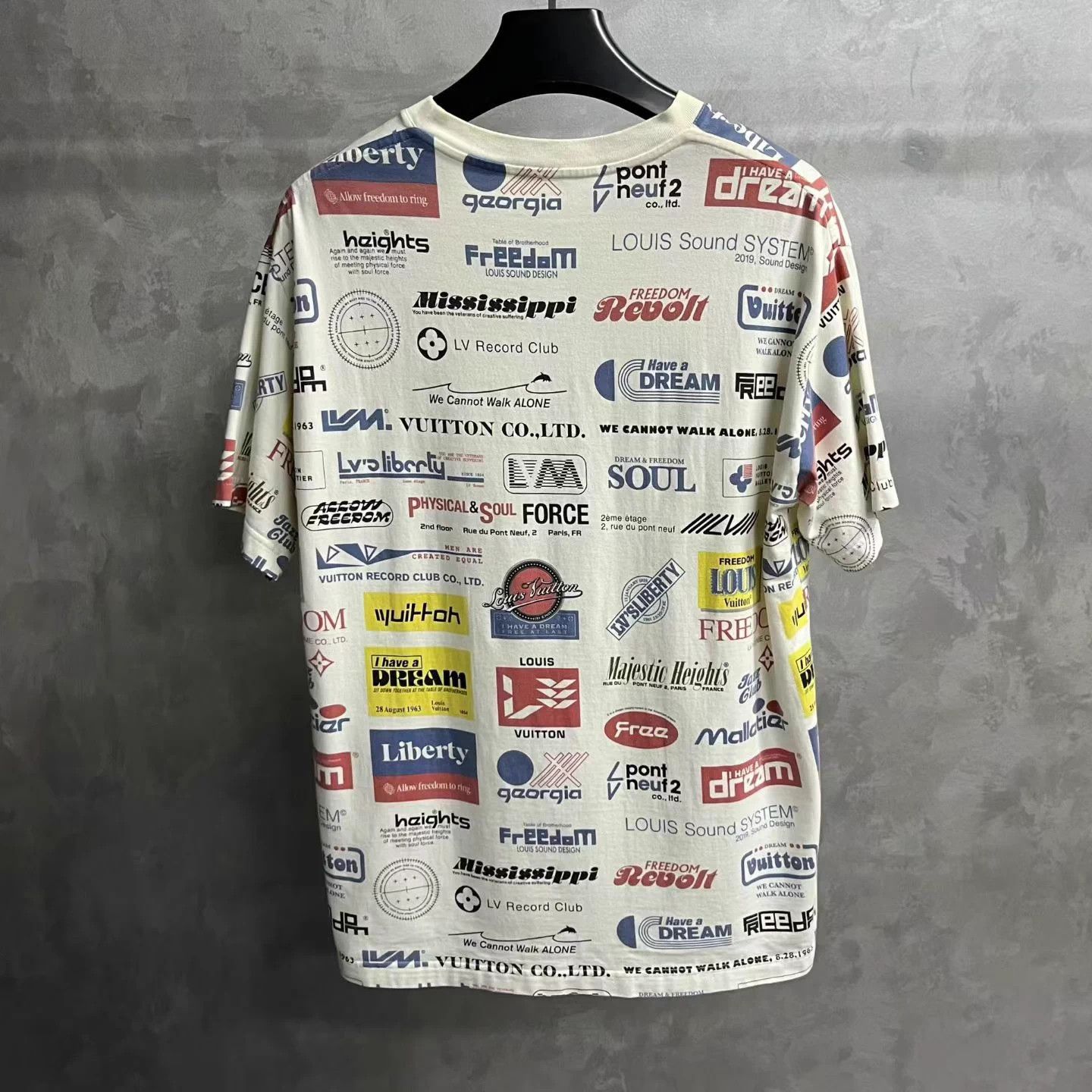 Louis Vuitton Louis Vuitton White Logo Print Short Sleeve T-shirt L Size US L / EU 52-54 / 3 - 2 Thumbnail