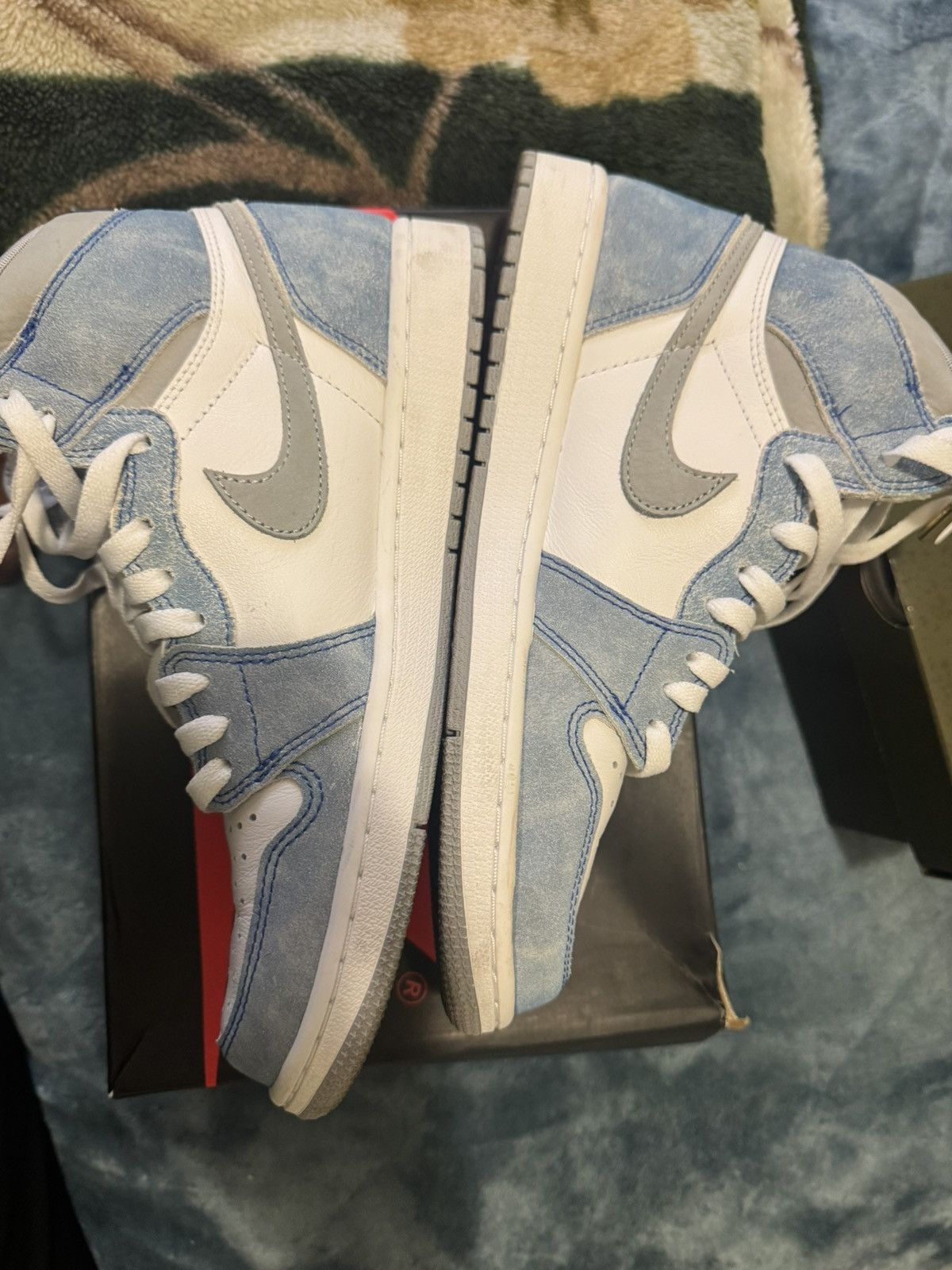 Nike Jordan 1 hyper royal Size US 9 / EU 42 - 5 Thumbnail