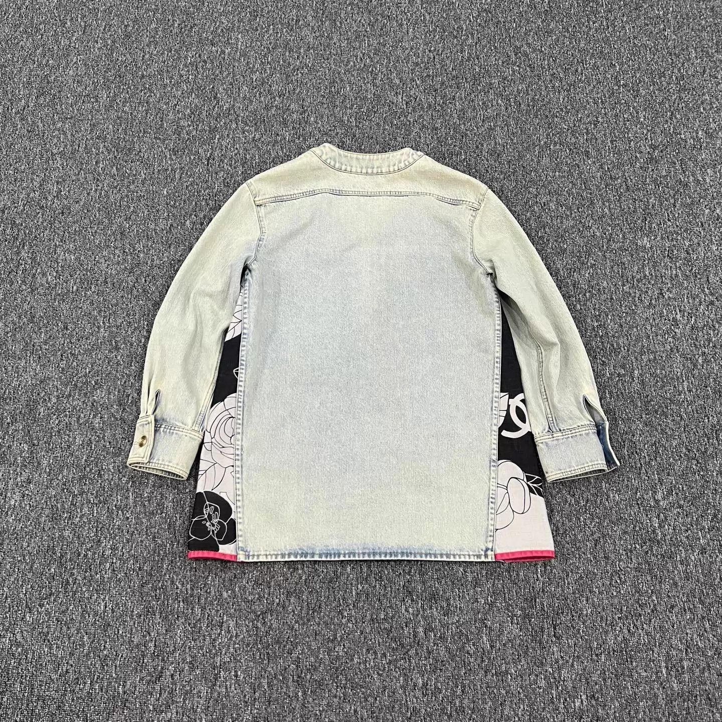 Chanel Chanel Paneled Washed Denim Jacket 40 98New CC&Flower Size M / US 6-8 / IT 42-44 - 2 Thumbnail