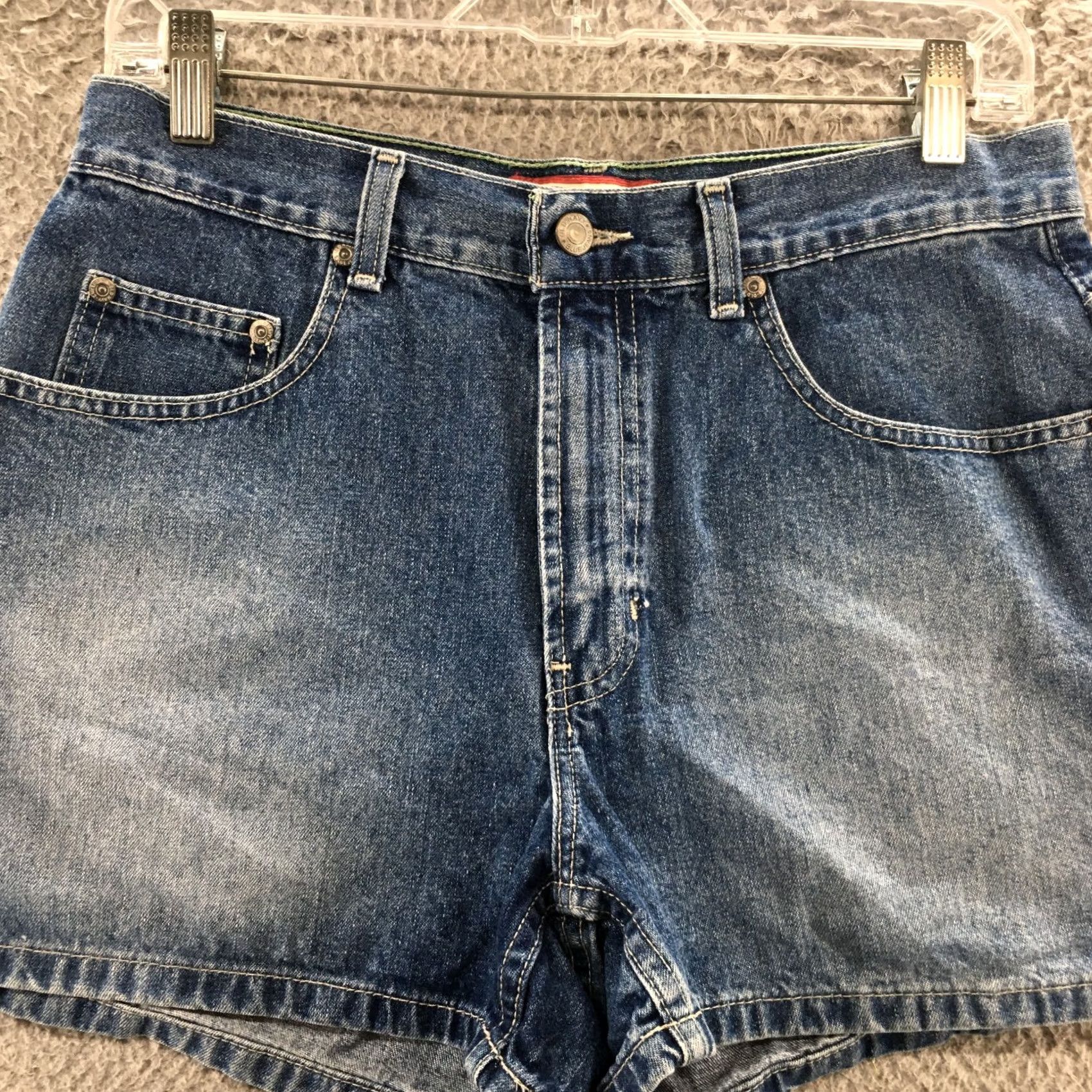 Old Navy Old Navy Mom Shorts Womens 10 Blue Denim Cotton High Rise Zip Fly 31in Waist 3in Inseam Shorts Womens Mens Girls Size 32" / US 10 / IT 46 - 2 Thumbnail