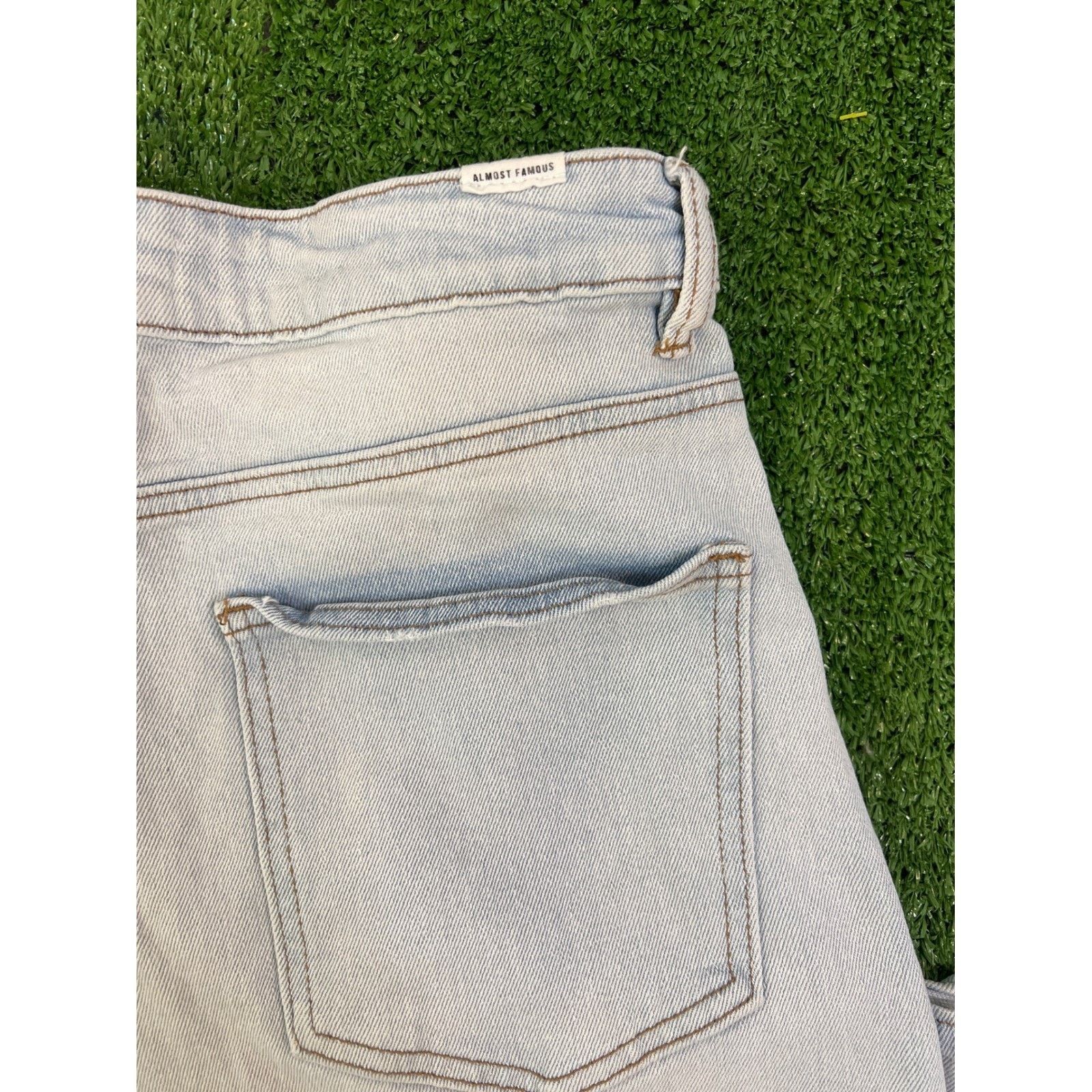 Almost Famous Almost Famous Womens 7-30 Baggy Jeans Wide Leg High Rise Size 30" / US 8 / IT 44 - 8 Thumbnail