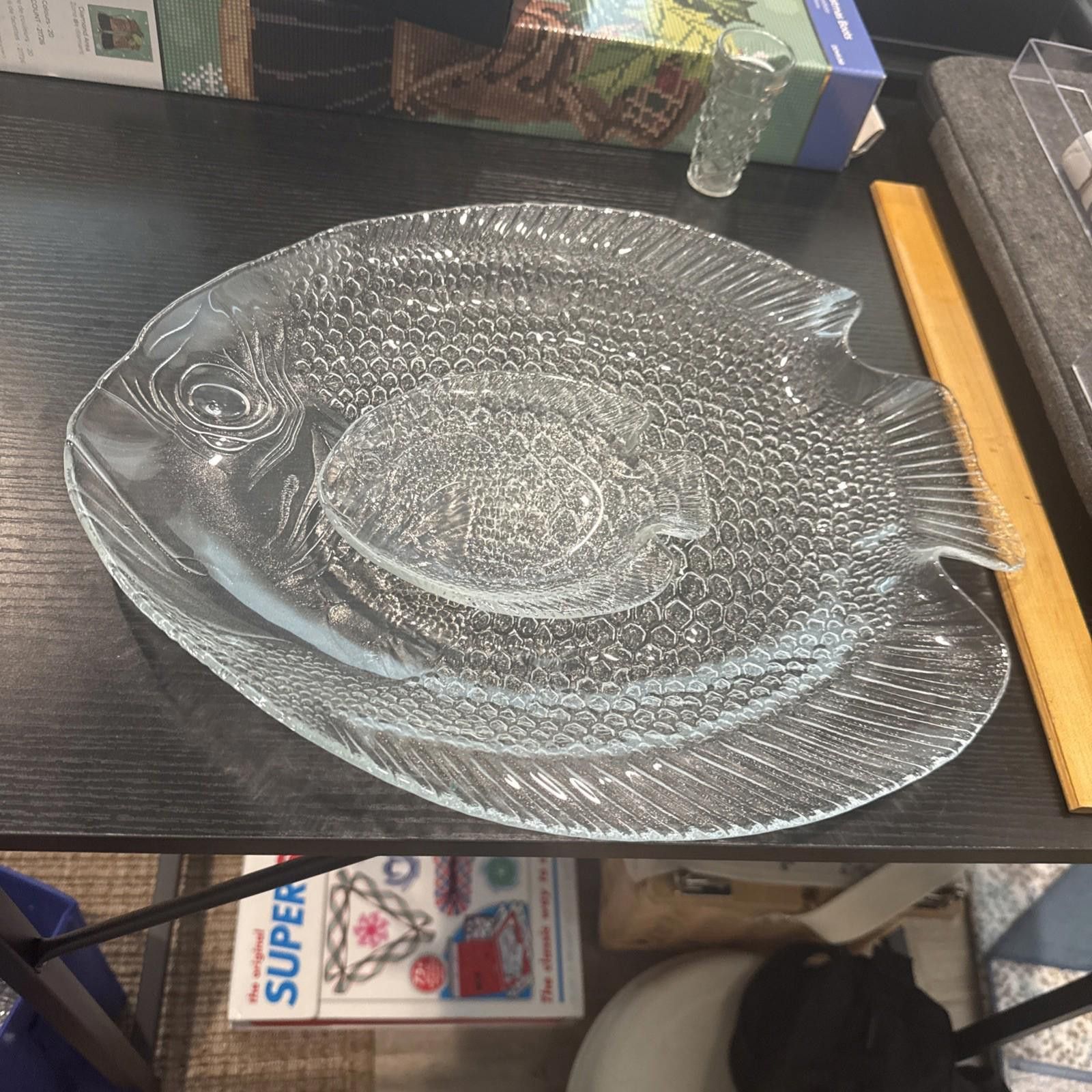 Designer Large Clear Glass Fish Platter Plate 15 1/2” X 12 1/2” Size ONE SIZE - 2 Thumbnail