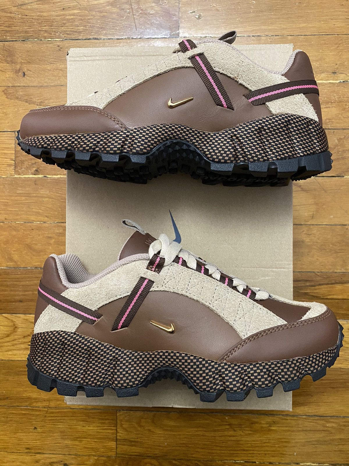 Jacquemus × Nike Size 5W / 3.5M - Nike Air Humara LX Jacquemus Mocha Brown Size US 5 / IT 35 - 2 Thumbnail