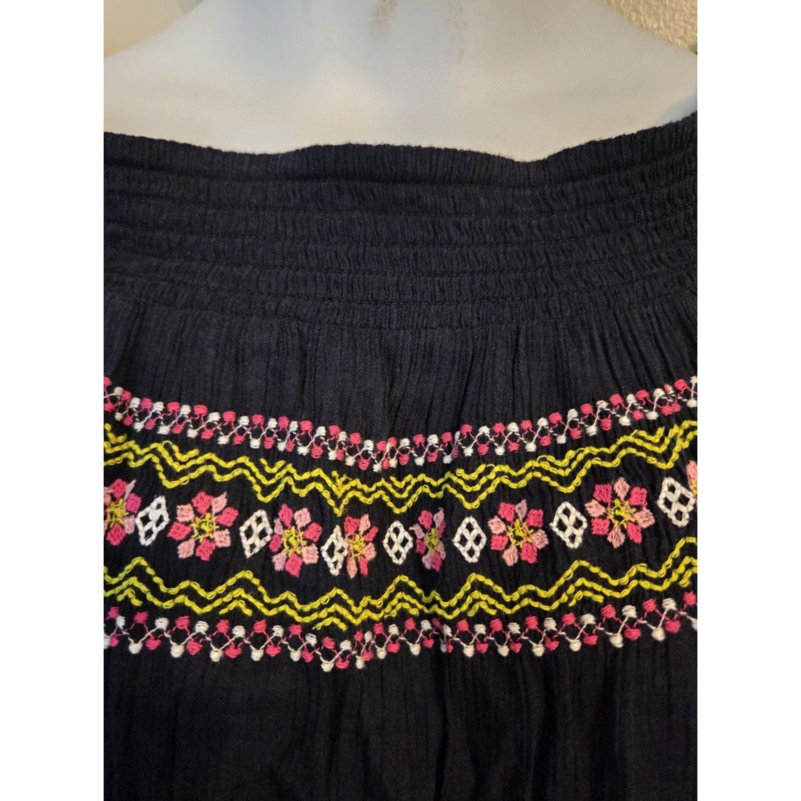 Vintage Crown & Ivy Navy Blue Floral Embroidered Smocked Trim Top Blouse Size L Womens Casual Hippie Boho Size L / US 10 / IT 46 - 2 Thumbnail