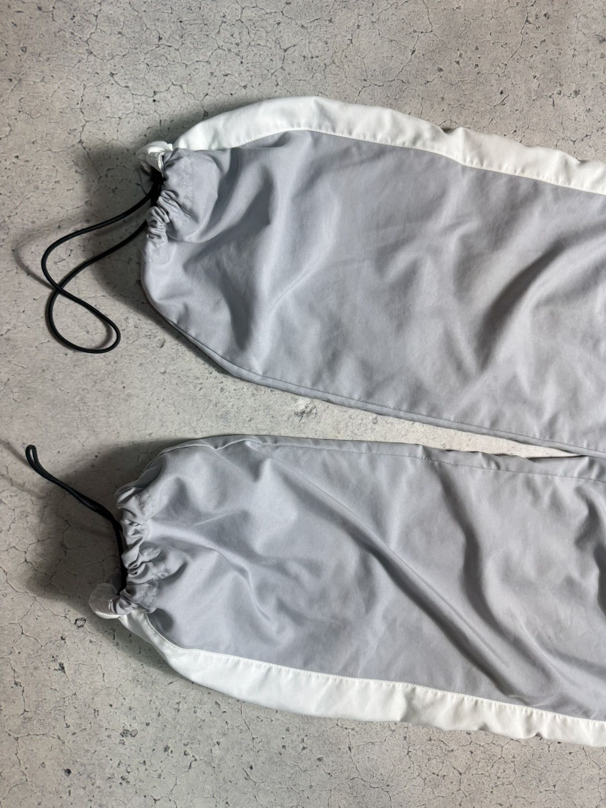 Nike Nike Nylon Vintage Baggy Track Pants Drill Swoosh Y2K Size US 32 / EU 48 - 2 Thumbnail