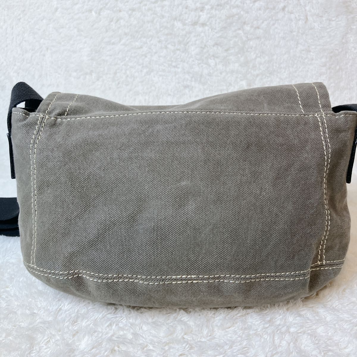 Vivienne Westwood Orb Badge Shoulder Bag Size ONE SIZE - 2 Thumbnail