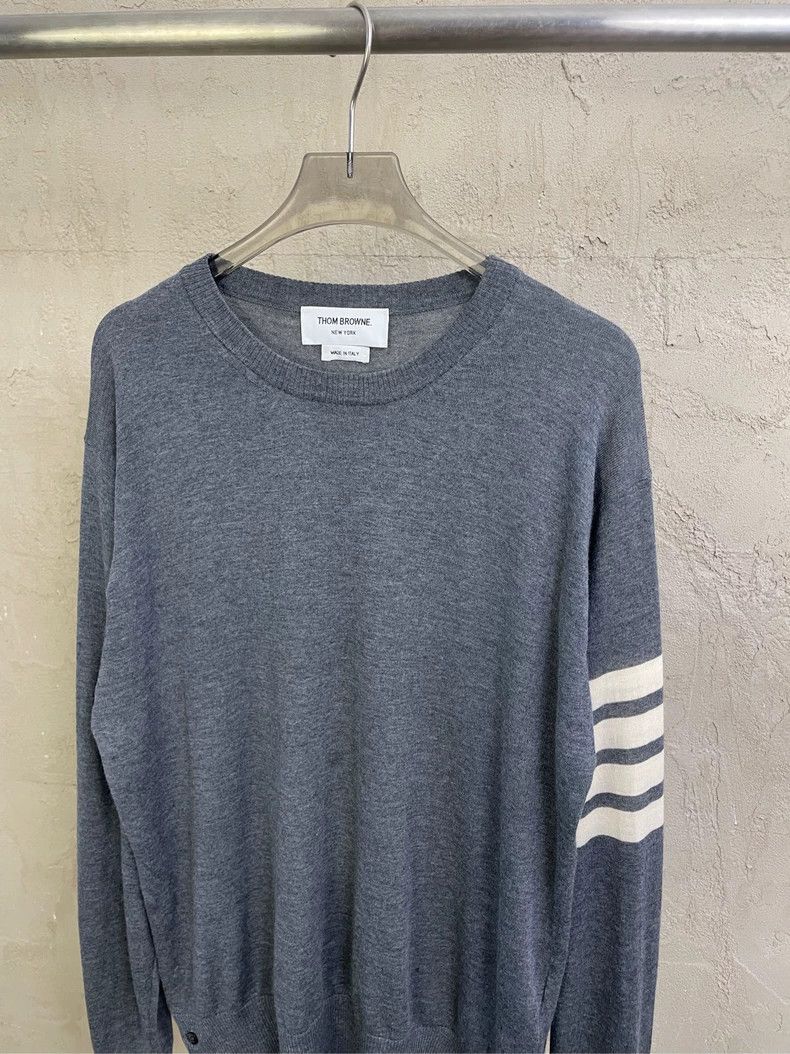 Thom Browne Thom browne Gray four-striped round-neck wool sweater 2504- Size US L / EU 52-54 / 3 - 3 Thumbnail