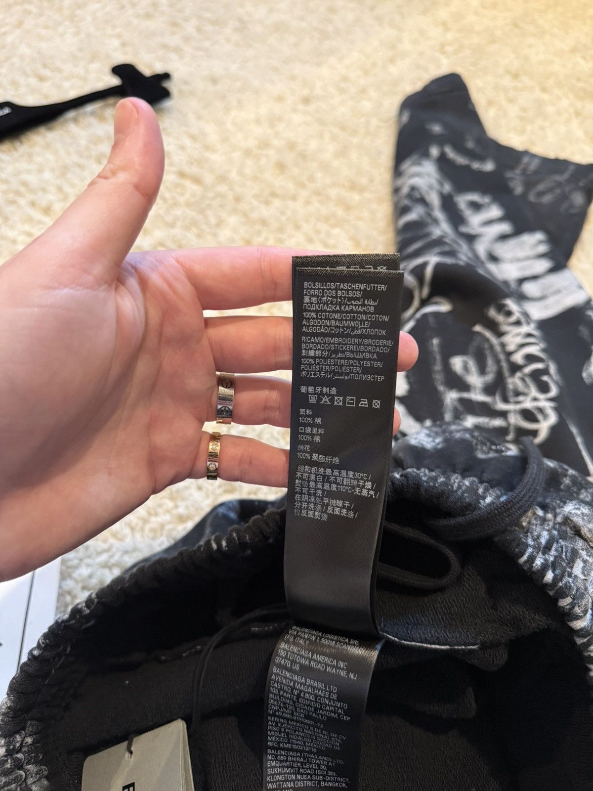 Balenciaga Balenciaga VIC Skater Graffiti Sweatpants Size US 30 / EU 46 - 13 Thumbnail