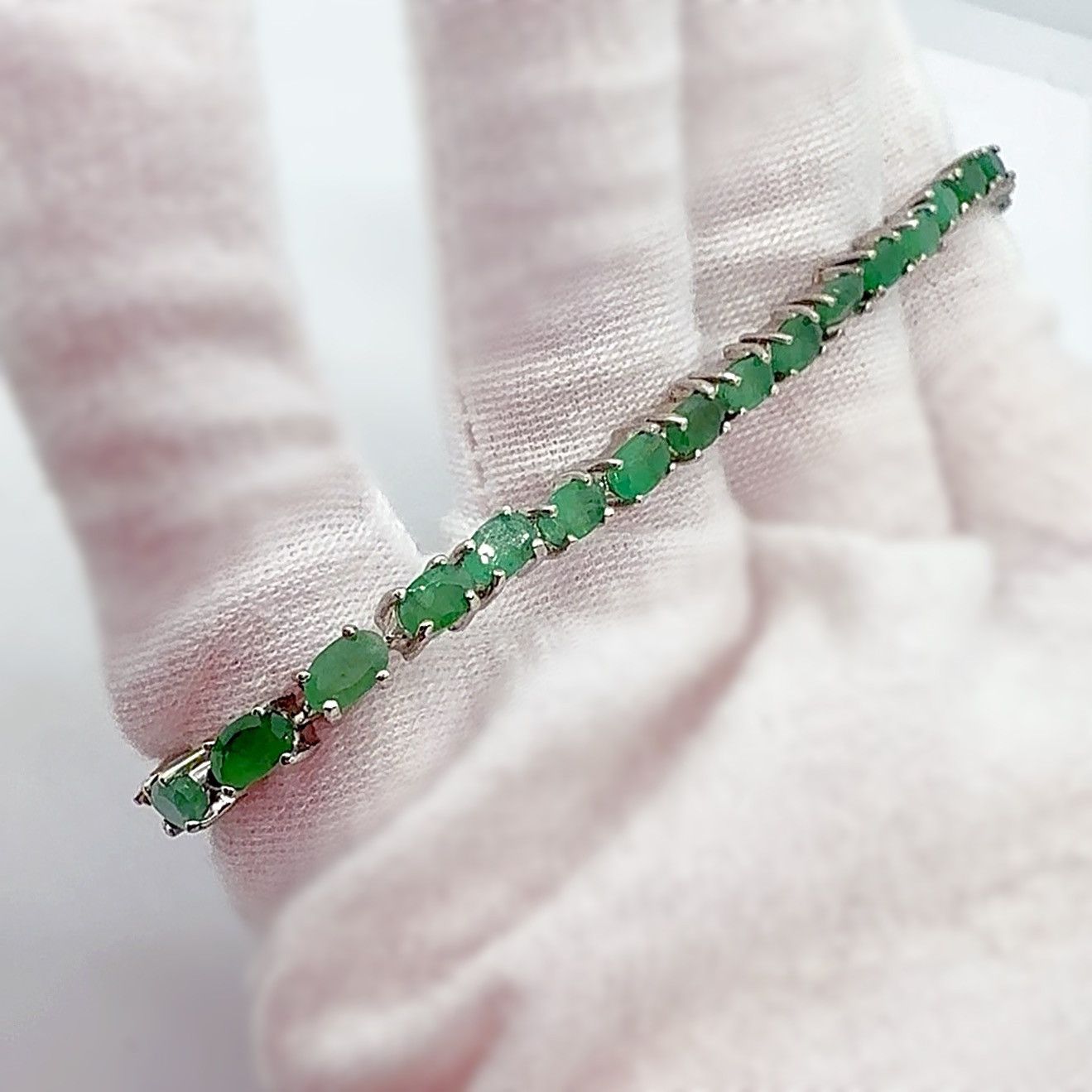 Nordstrom 14k White Gold over Silver Green Emerald Jadeite Bracelet! Size ONE SIZE - 3 Thumbnail