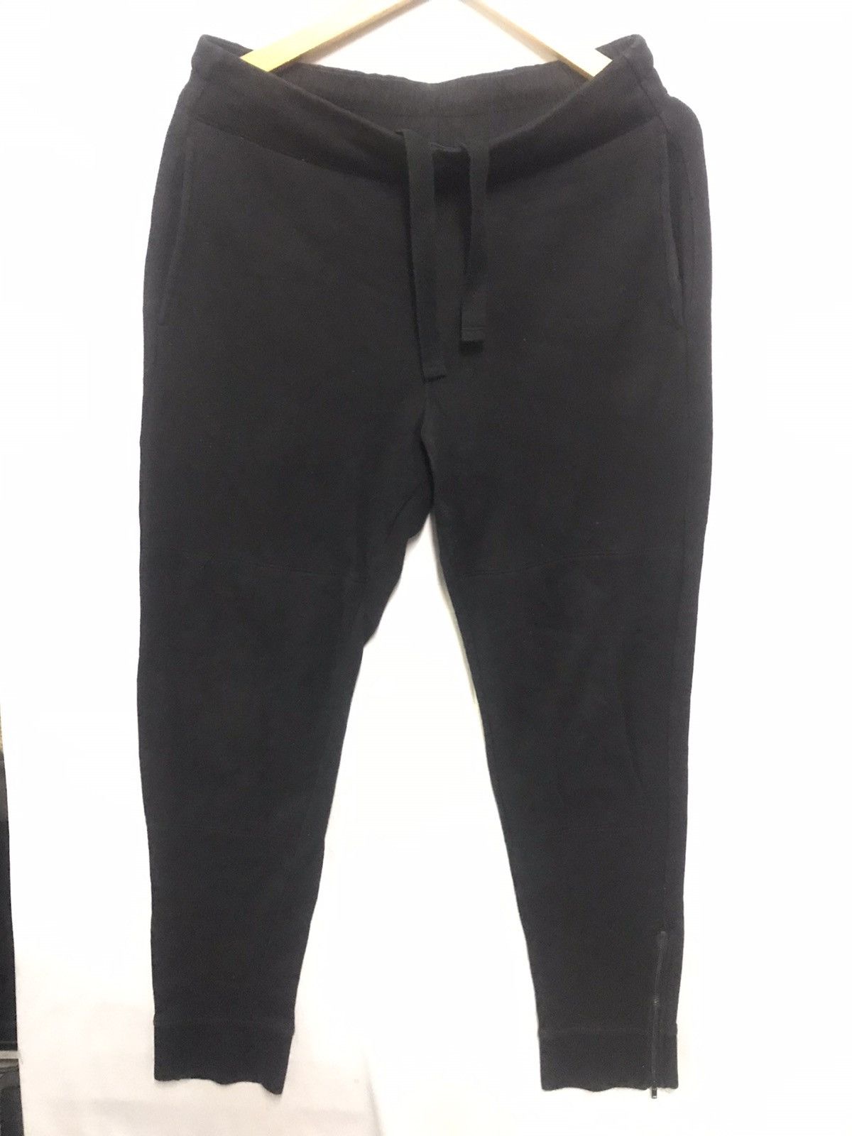 Lemaire × Uniqlo Uniqlo x Lemaire Men’s Black Joggers Size US 33 - 1 Thumbnail