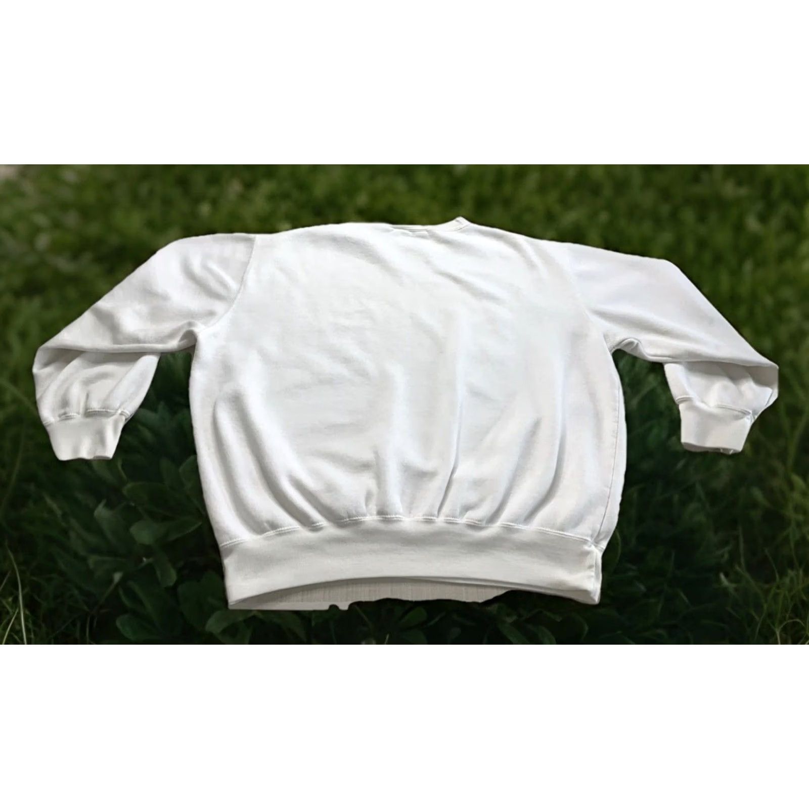 Vintage VINTAGE Warner Bros Gear For Sports 90s Crew Neck Sweatshirt Mens XL Ivory Graphic Print Pullover Sweatshirt Size US XL / EU 56 / 4 - 2 Thumbnail