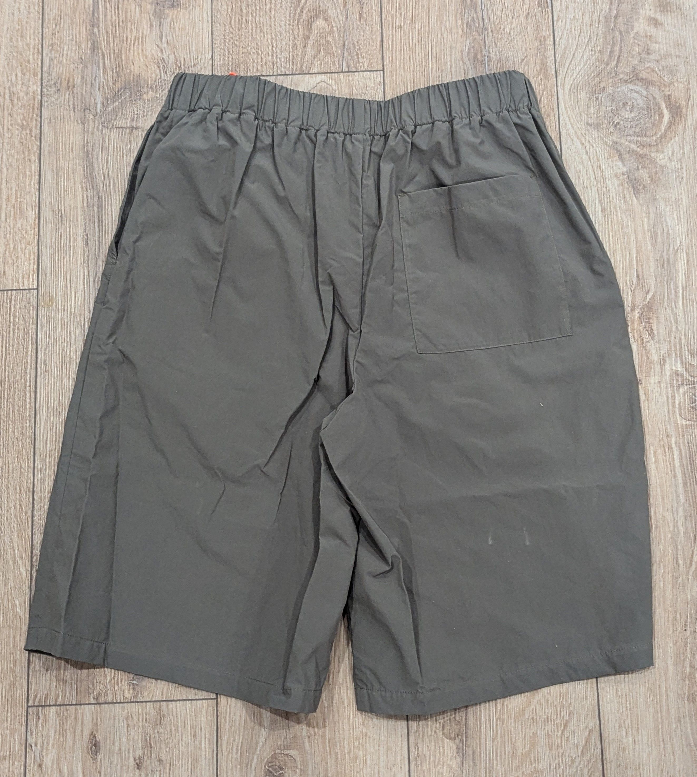 Off-White OFF-WHITE Logo Shorts Olive Green Medium Size US 32 / EU 48 - 3 Thumbnail