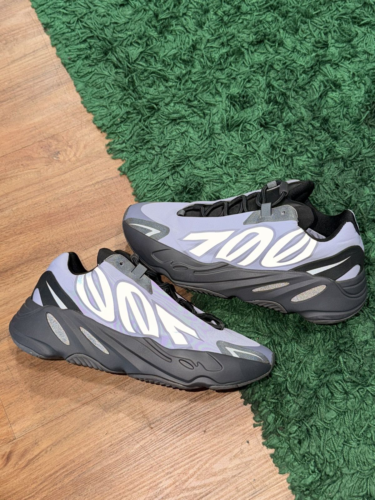 Yeezy Yeezy Boost 700 MNVN “Geode” - Size 10M - Great Condition Size US 10 / EU 43 - 3 Thumbnail