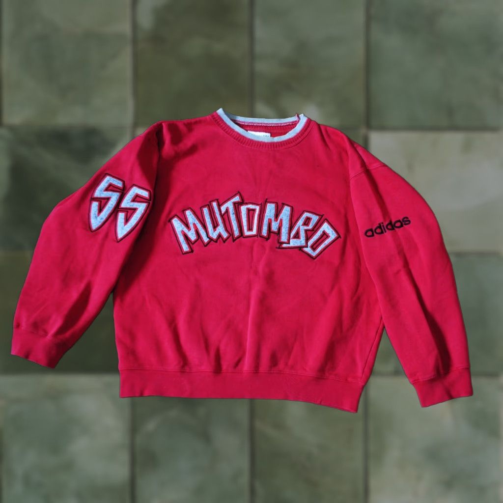 Adidas RARE VINTAGE NBA DIKEMBE MUTOMBO #55 ADIDAS SWEATSHIRT 90s SIZE MENS RED MEDIUM Sweatshirt Mens Size M Red 90s NBA DIKEMBE MUTOMBO adidas Size US M / EU 48-50 / 2 - 1 Thumbnail