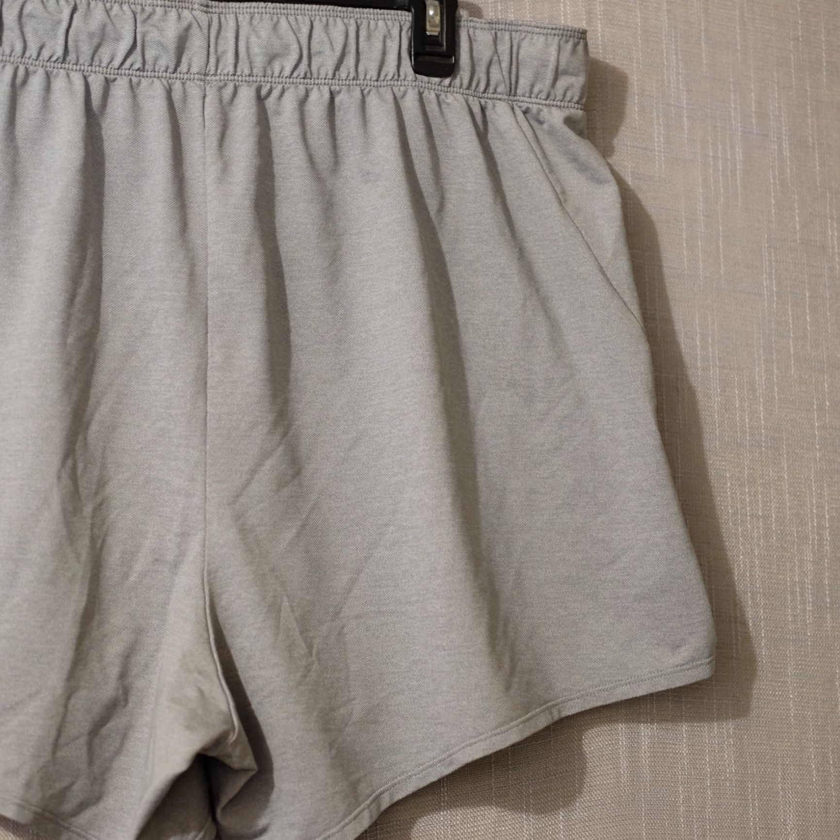 Nike Nike Dri-Fit Stretch Athletic Running Shorts Grey Women's 1X Athletic Shorts Nike Women's 1X Grey Dri-Fit Stretch Running Shorts Size 40" / US 18 - 7 Thumbnail