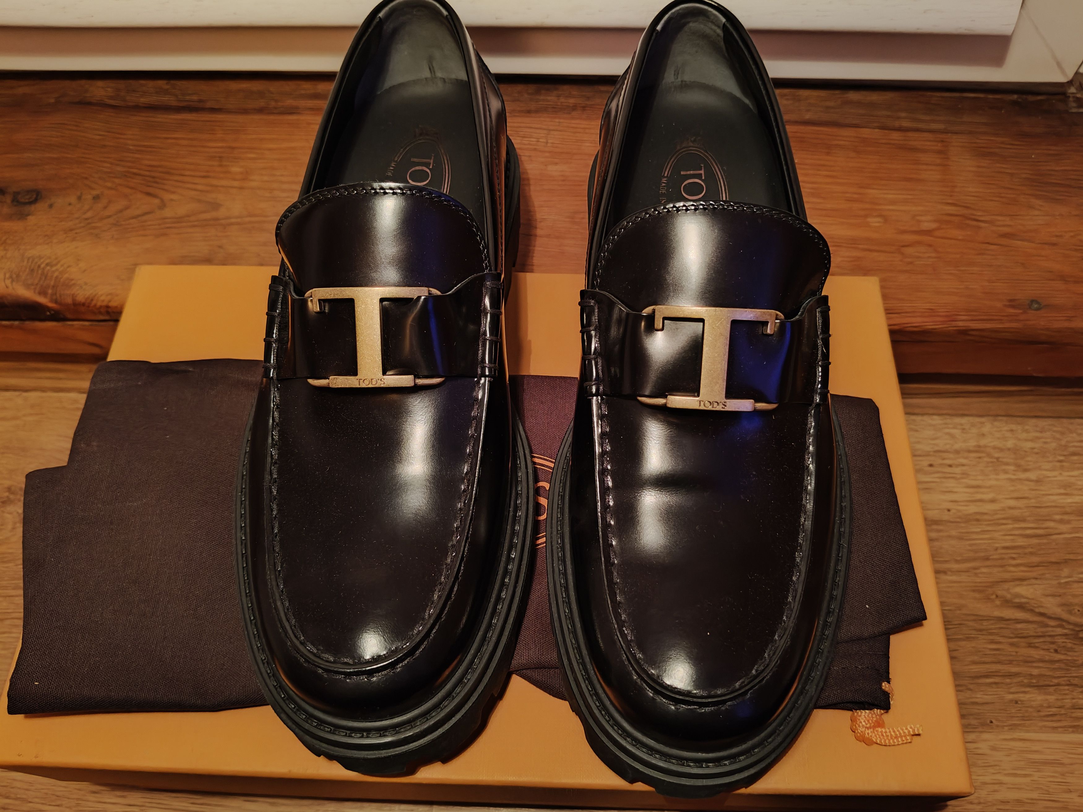 Tod's Tod's leather loafers on platform Embellished glossed-leathe Size US 9.5 / EU 42-43 - 2 Thumbnail