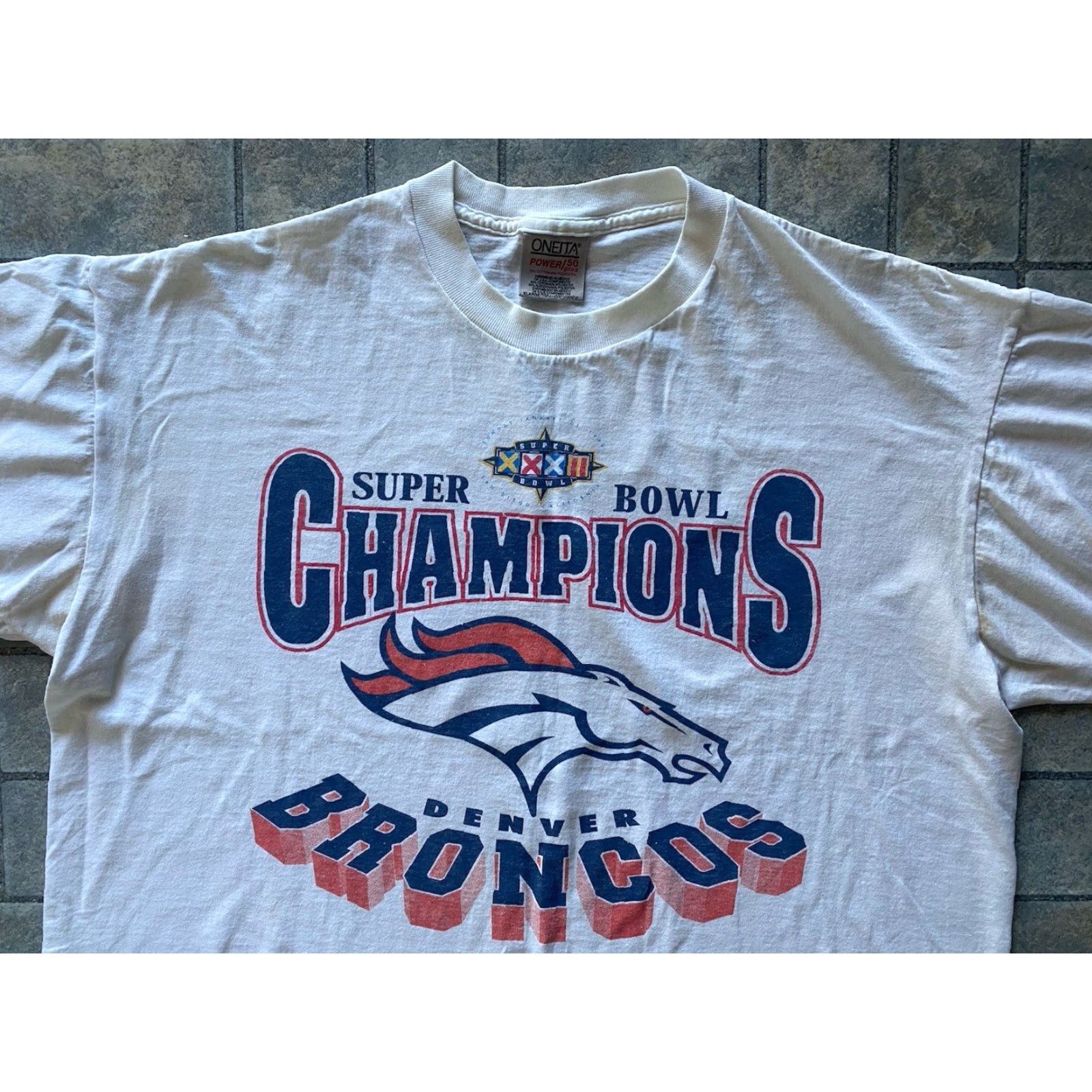 Vintage VINTAGE Oneita Shirt Men XL White Denver Broncos Harley Davidson Mens XL White Oneita Shirt Vintage Weared Size US XL / EU 56 / 4 - 5 Thumbnail