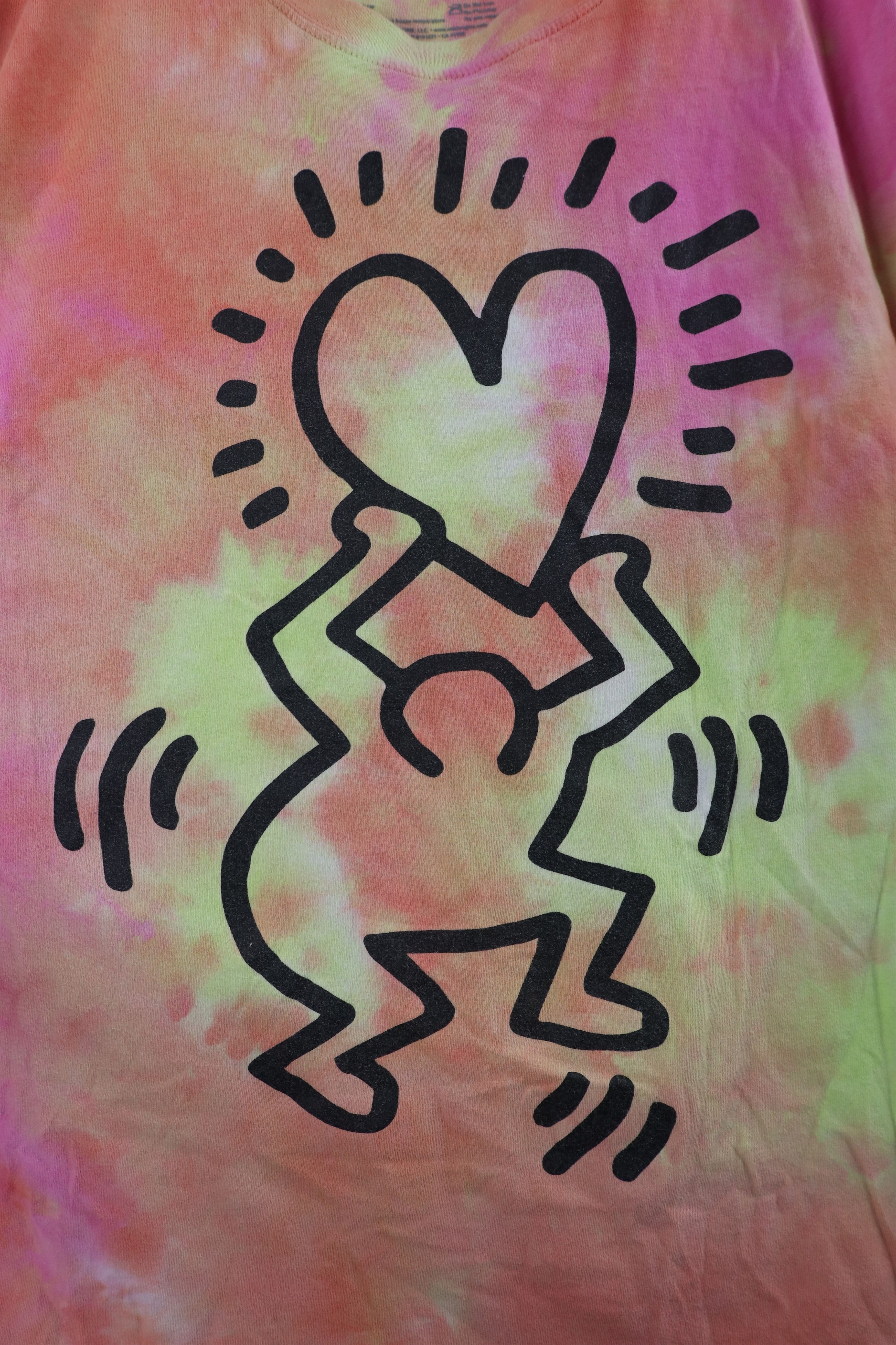 Vintage Retro Keith Haring Art Rainbow Heart Short Sleeve T-Shirt Size US XL / EU 56 / 4 - 4 Thumbnail
