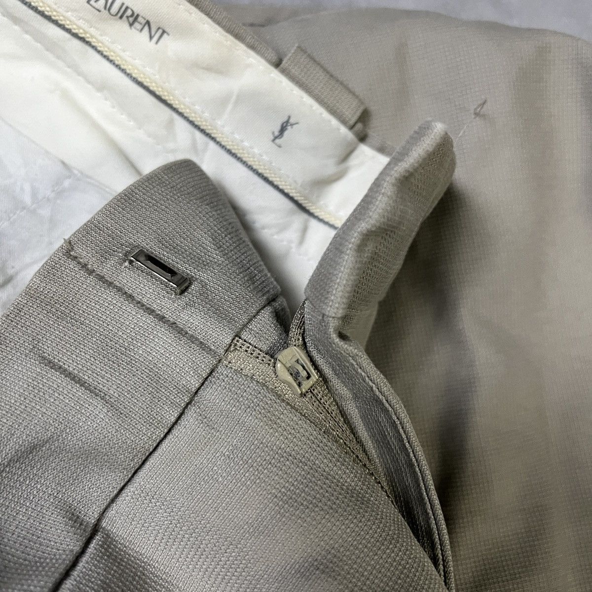 Yves Saint Laurent 2000s Yves Saint Laurent Pleated Trousers – Classic Designer Size US 34 / EU 50 - 5 Thumbnail