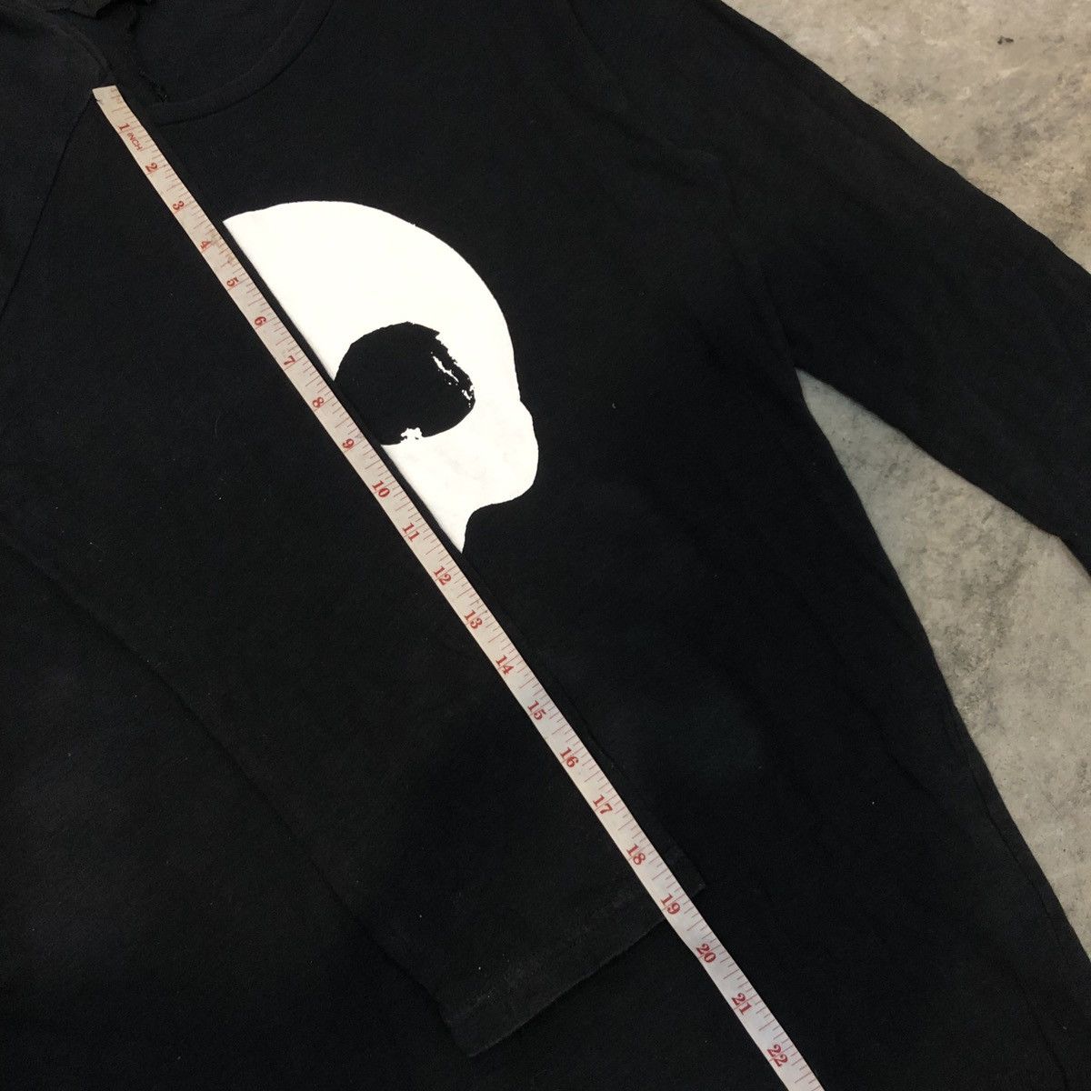 Japanese Brand Undercover X Uniqlo Skull Tee Size US L / EU 52-54 / 3 - 18 Thumbnail