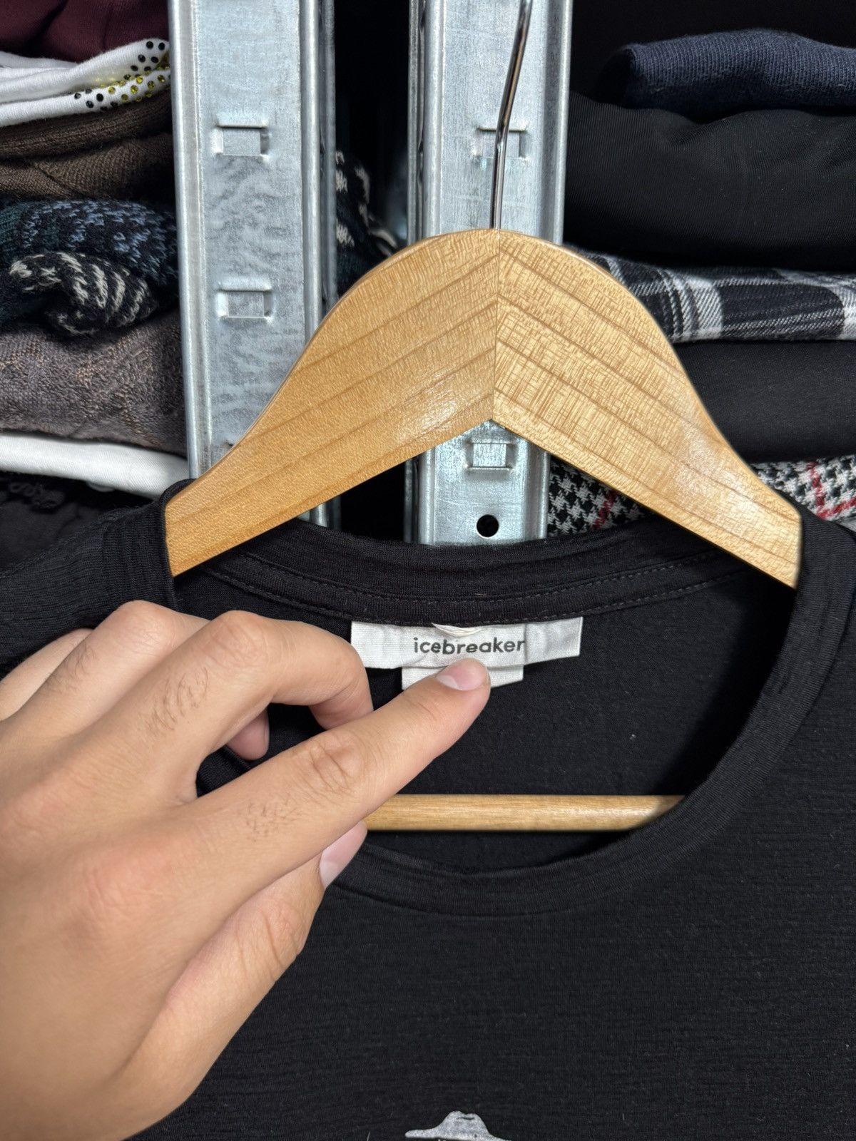 Icebreaker Icebreaker Merino Wool T-Shirt Black Print Size M Hiking Size US M / EU 48-50 / 2 - 4 Thumbnail