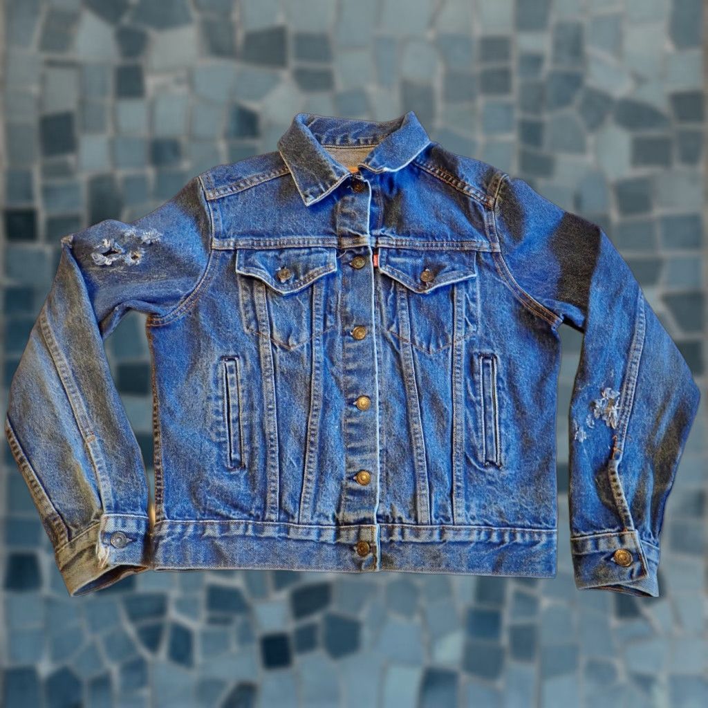 Levi's VINTAGE Levi's Women's Trucker Jacket Adult S Blue Distressed Denim 80s Retro Western Steampunk USA Size S / US 4 / IT 40 - 1 Thumbnail
