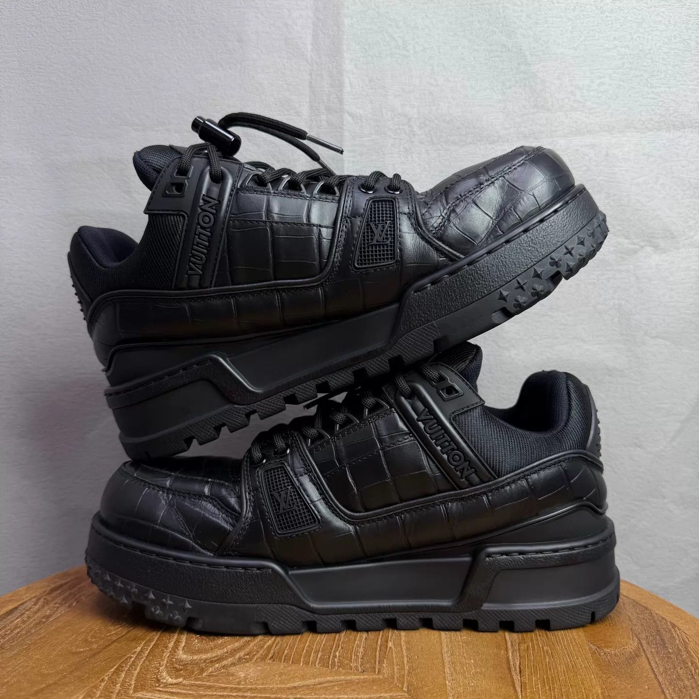 Louis Vuitton LV Trainer Black Croc Embossed UK6.5/41 Worn 2x Size US 7.5 / EU 40-41 - 8 Thumbnail